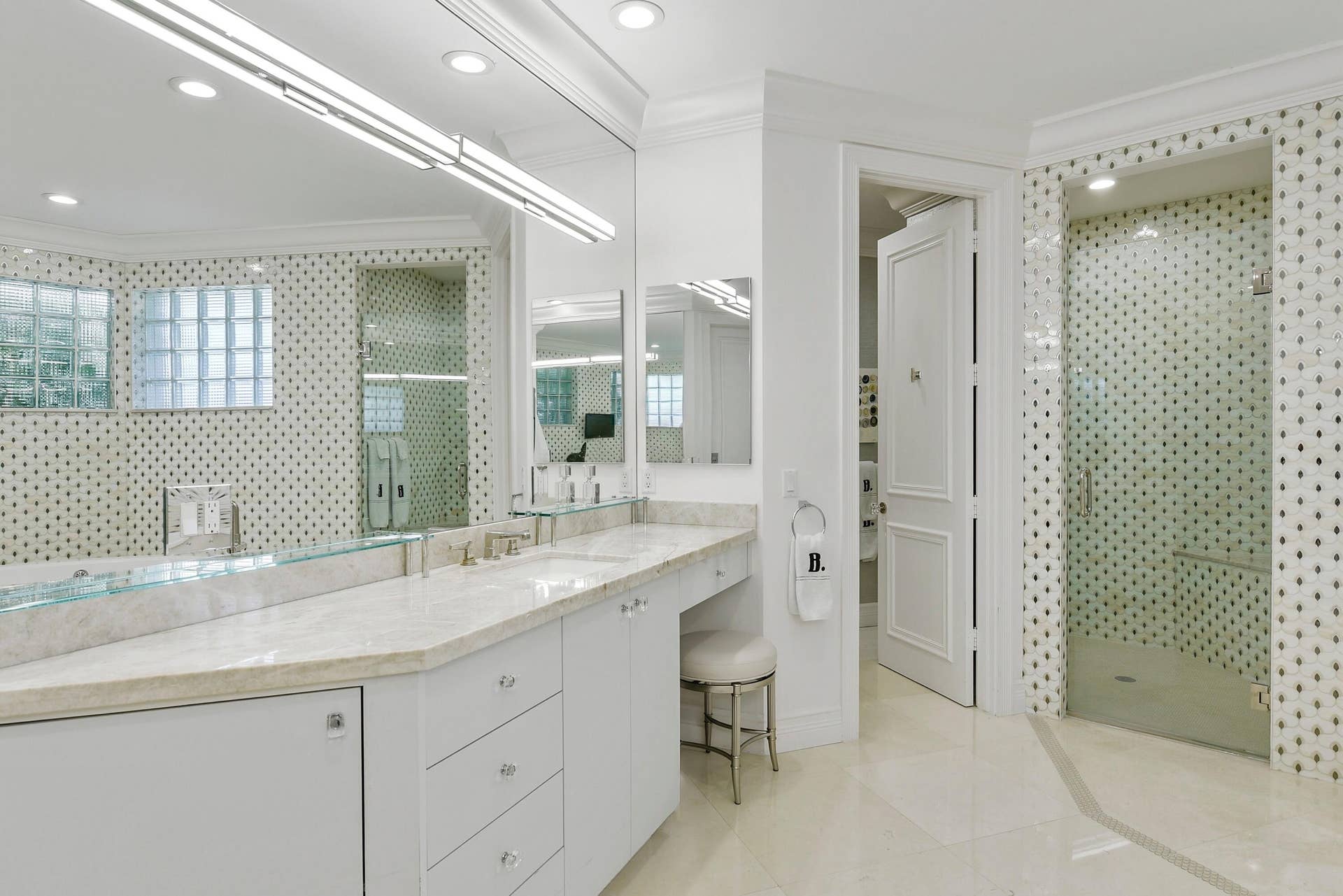 6949 Lake Estates Court, Boca Raton, FL 33496 primary bath