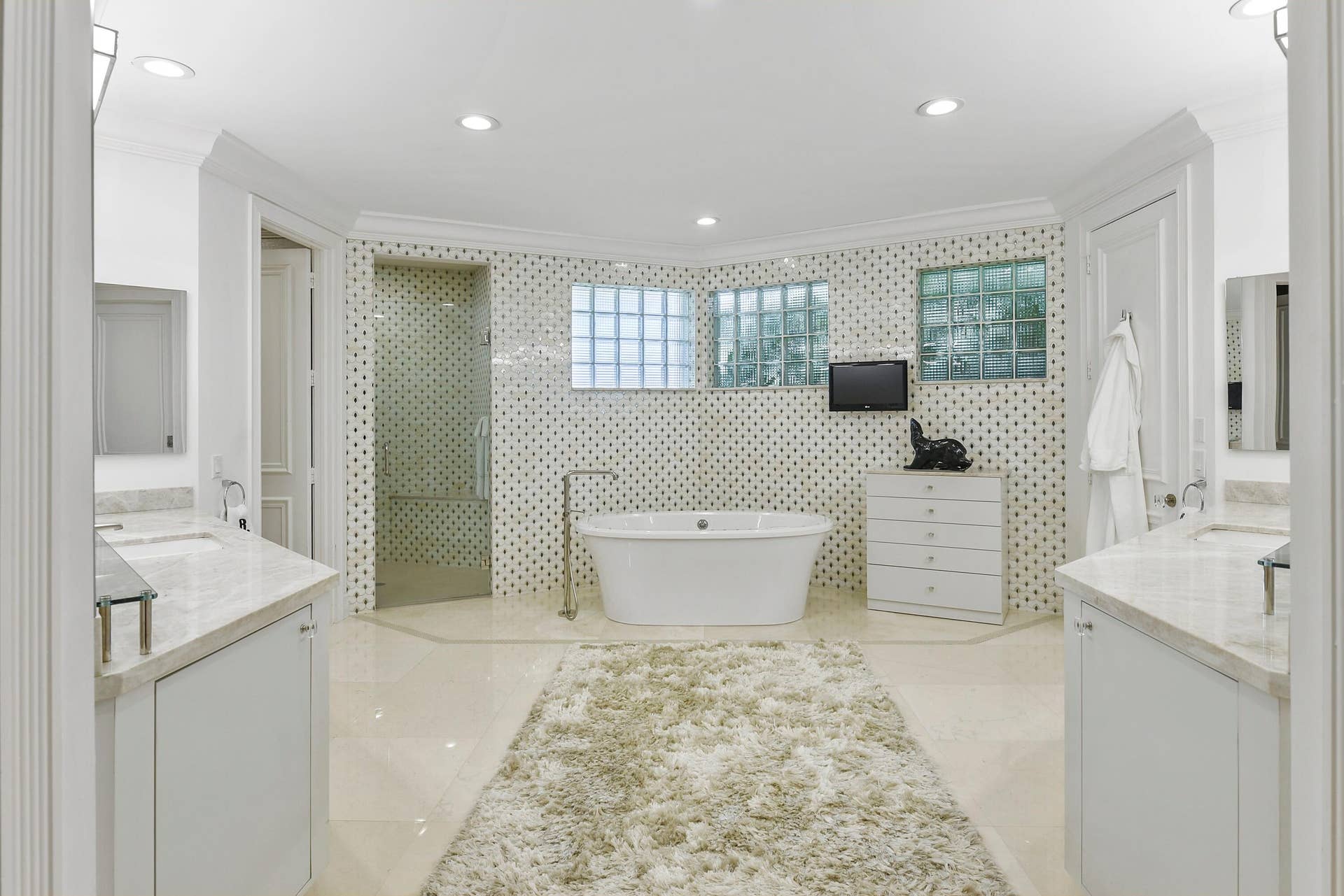 6949 Lake Estates Court, Boca Raton, FL 33496 primary bath
