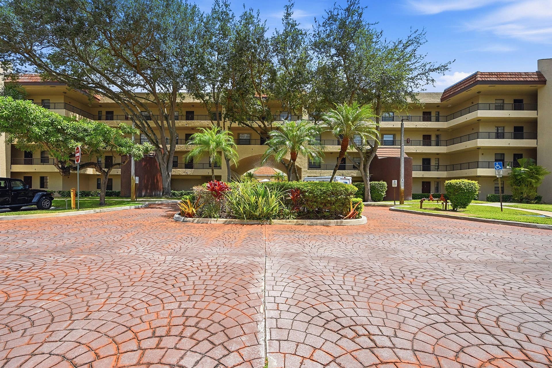 10401 W Broward Boulevard, #401, Plantation, Plantation, FL 33324 02_front