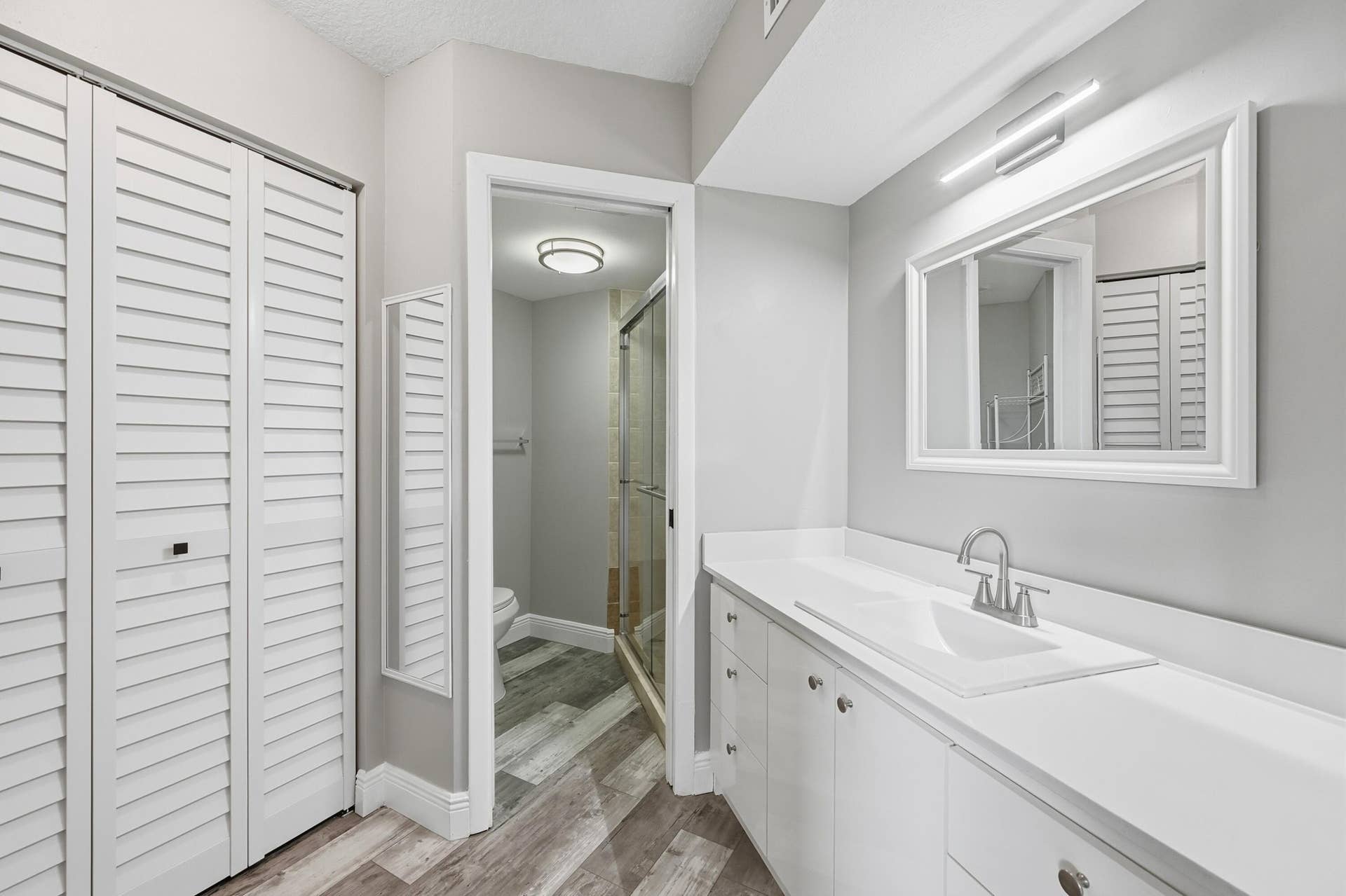 10401 W Broward Boulevard, #401, Plantation, Plantation, FL 33324 21_primary bathroom