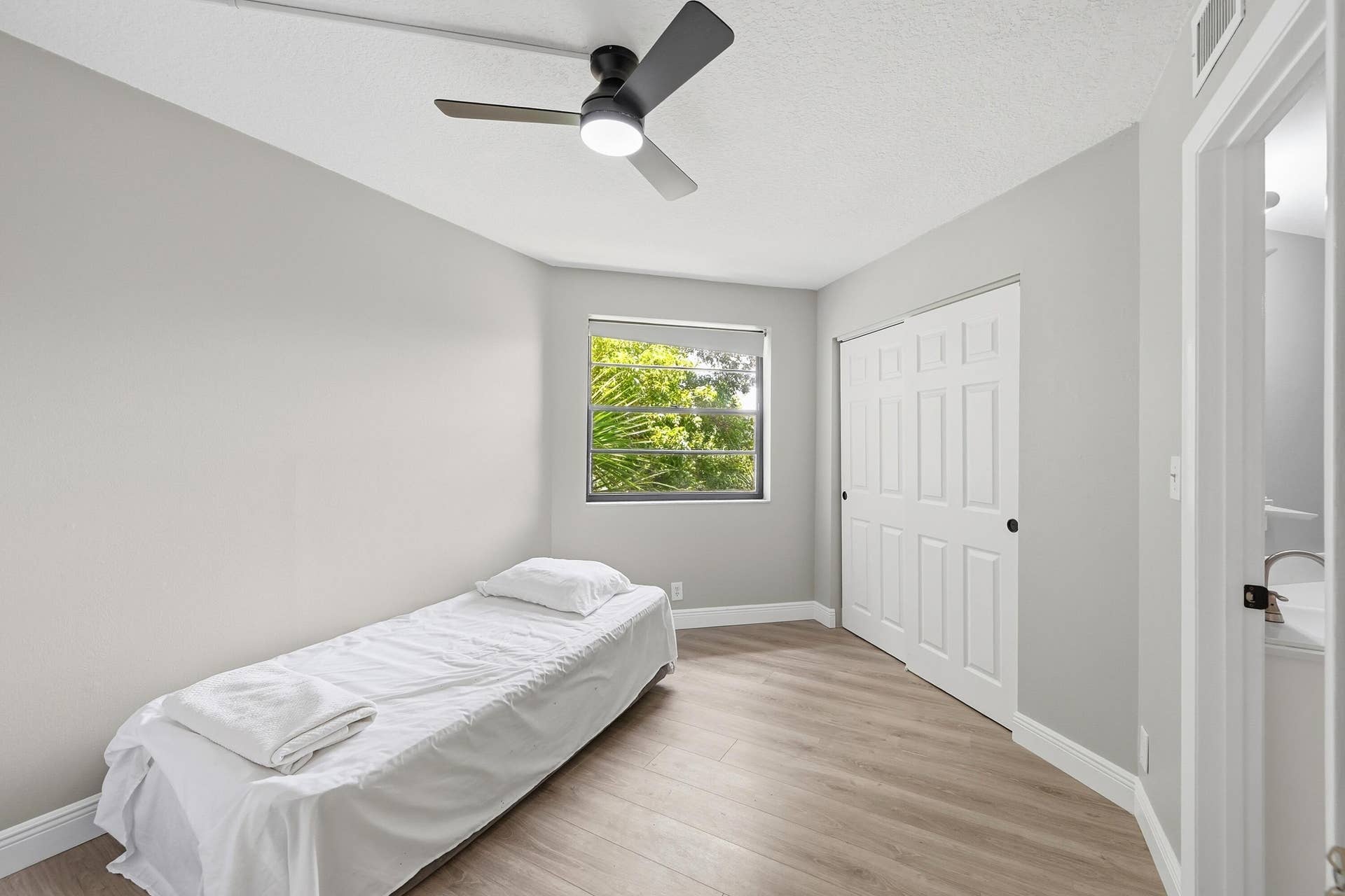 10401 W Broward Boulevard, #401, Plantation, Plantation, FL 33324 29_bedroom