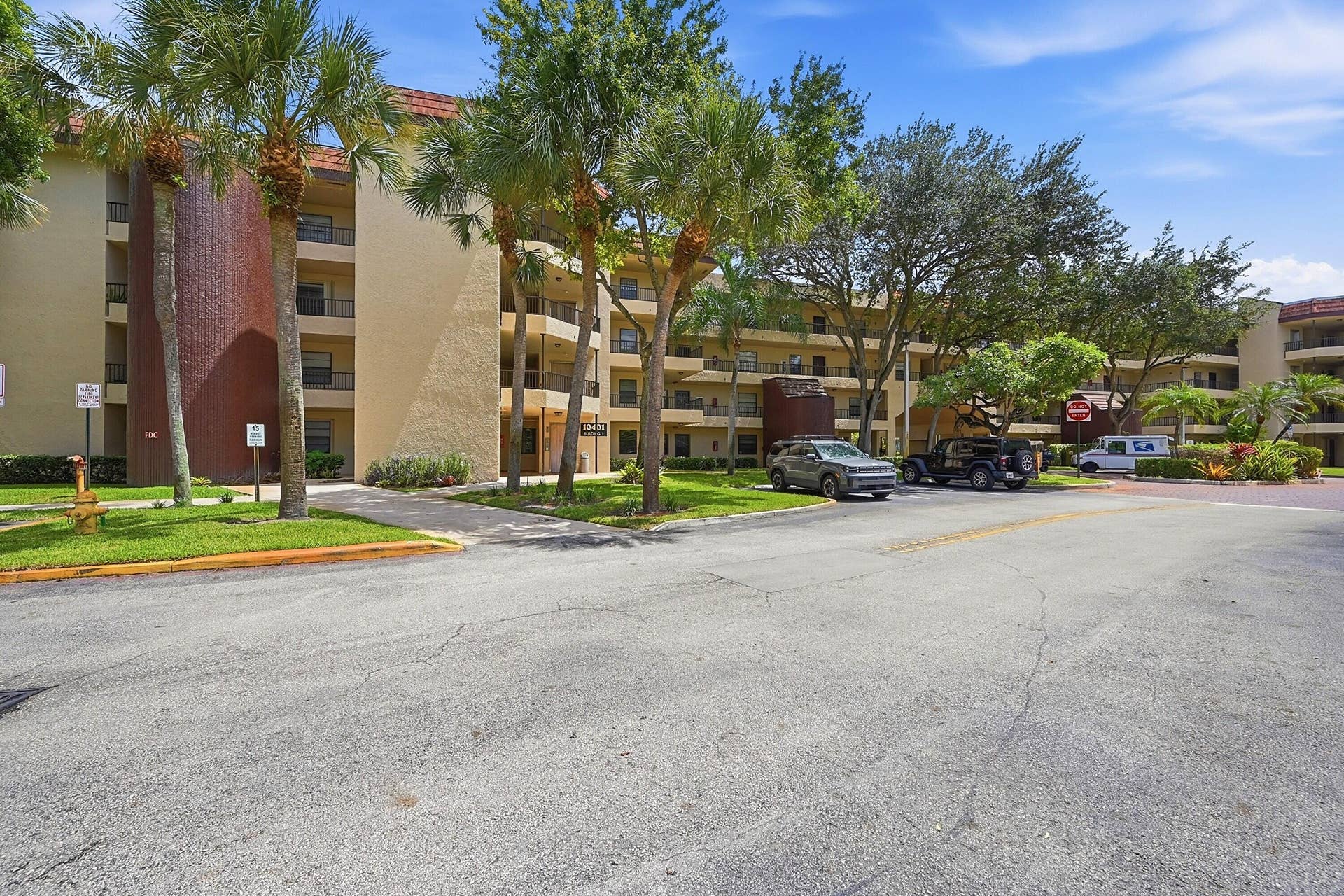 10401 W Broward Boulevard, #401, Plantation, Plantation, FL 33324 04_front
