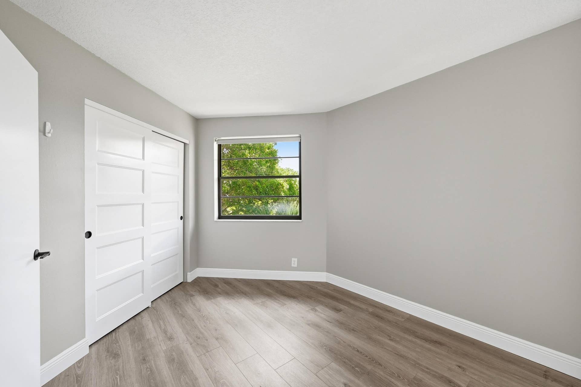 10401 W Broward Boulevard, #401, Plantation, Plantation, FL 33324 25_bedroom