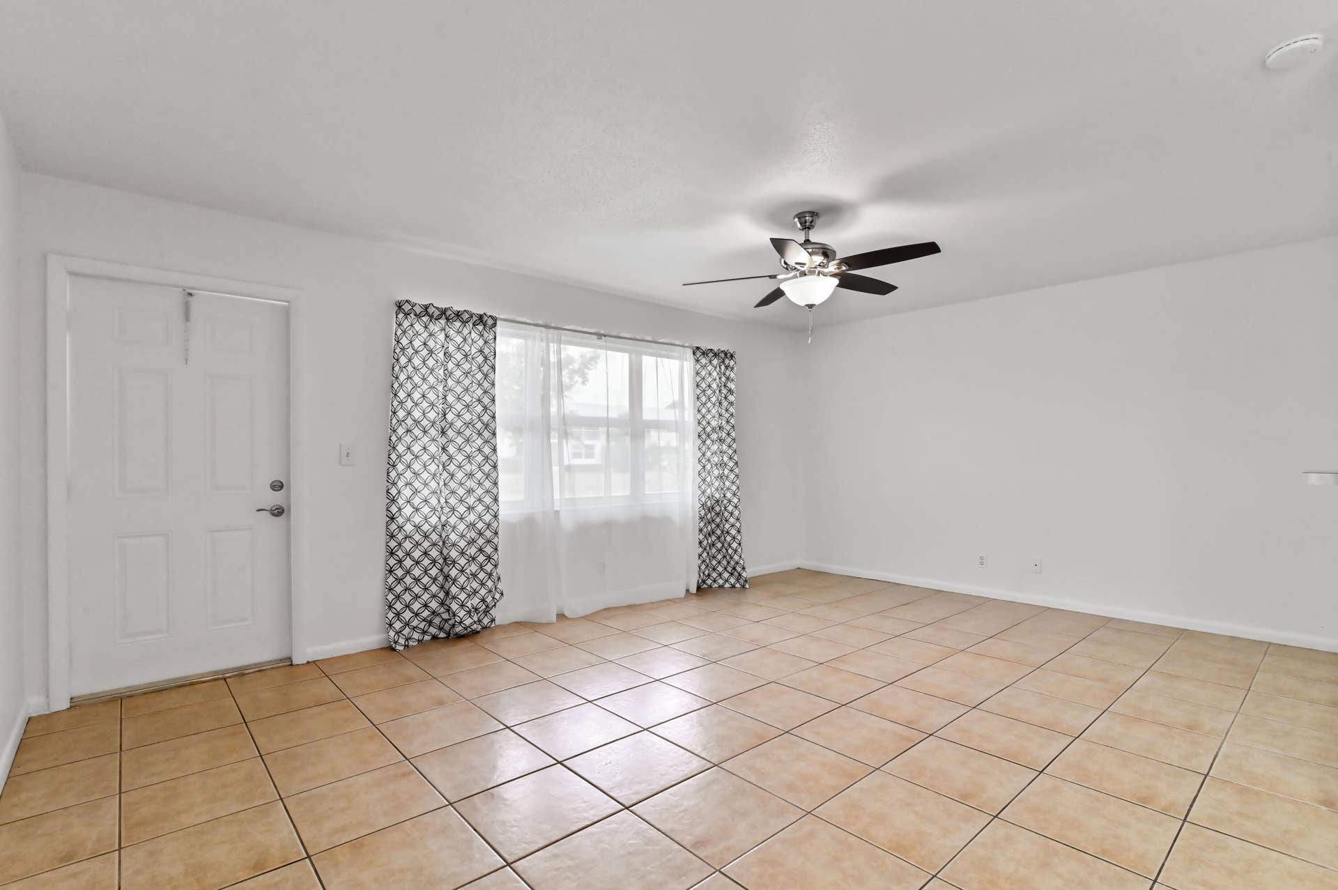 149 Coventry, #G, West Palm Beach, West Palm Beach, FL 33417 04 living room 01
