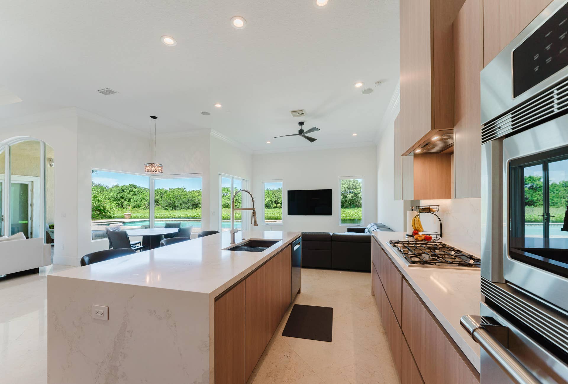4197 Finishline Terrace, Davie, FL 33330 KT-6