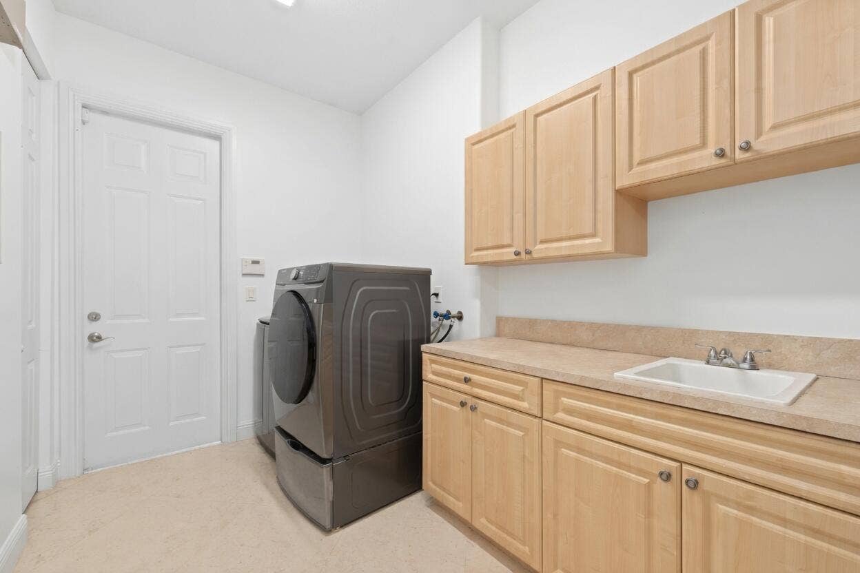 4197 Finishline Terrace, Davie, FL 33330 09c879b4-c2d6-43fe-8d13-4dbe55f58890