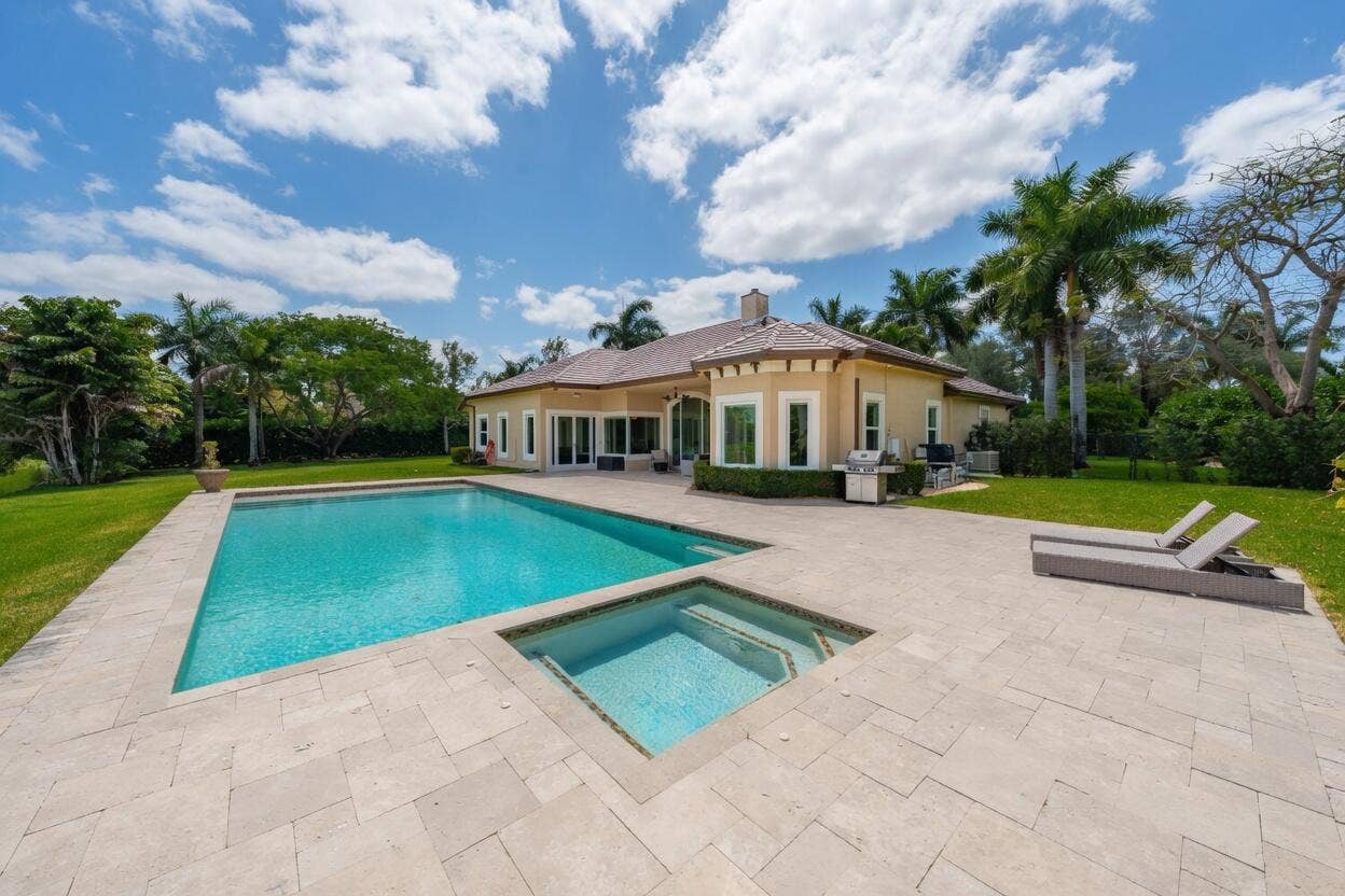 4197 Finishline Terrace, Davie, FL 33330 pool