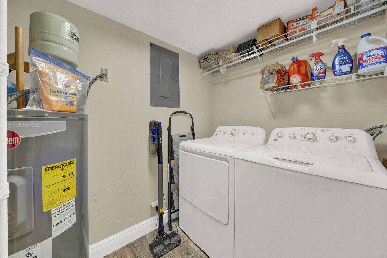 OVERSIZED LAUNDRY ROOM WITH STORAGE