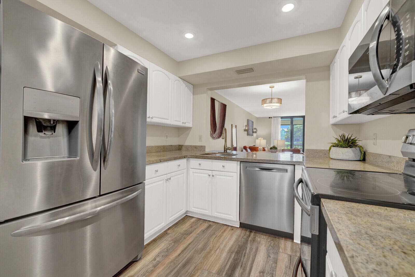 NEWER AND MATCHING APPLIANCES