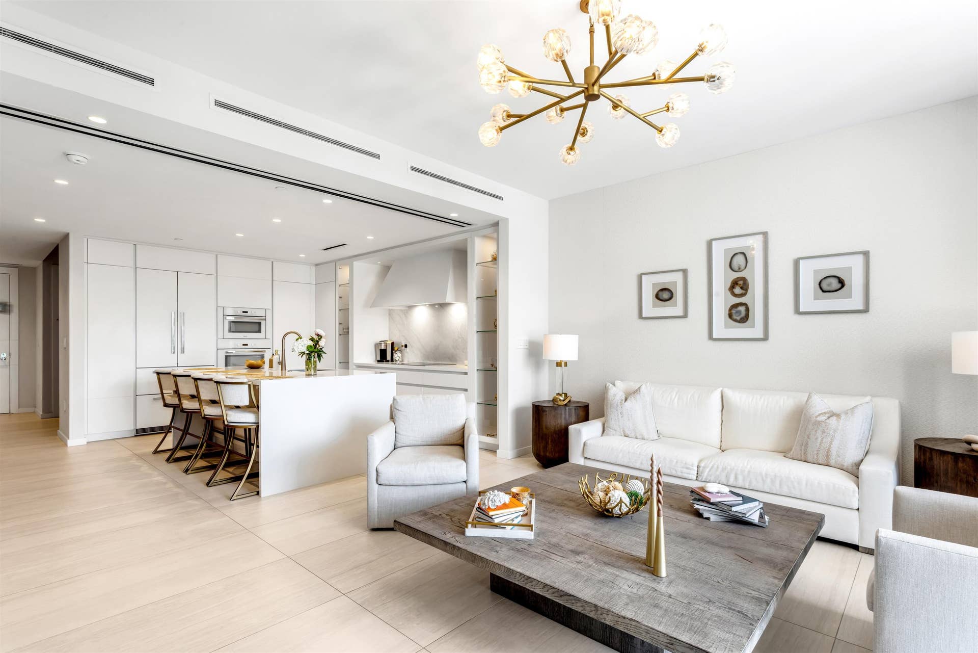 200 SE Mizner Boulevard, #410, Boca Raton, FL 33432 LIVING_ROOM_TO_KITCHEN