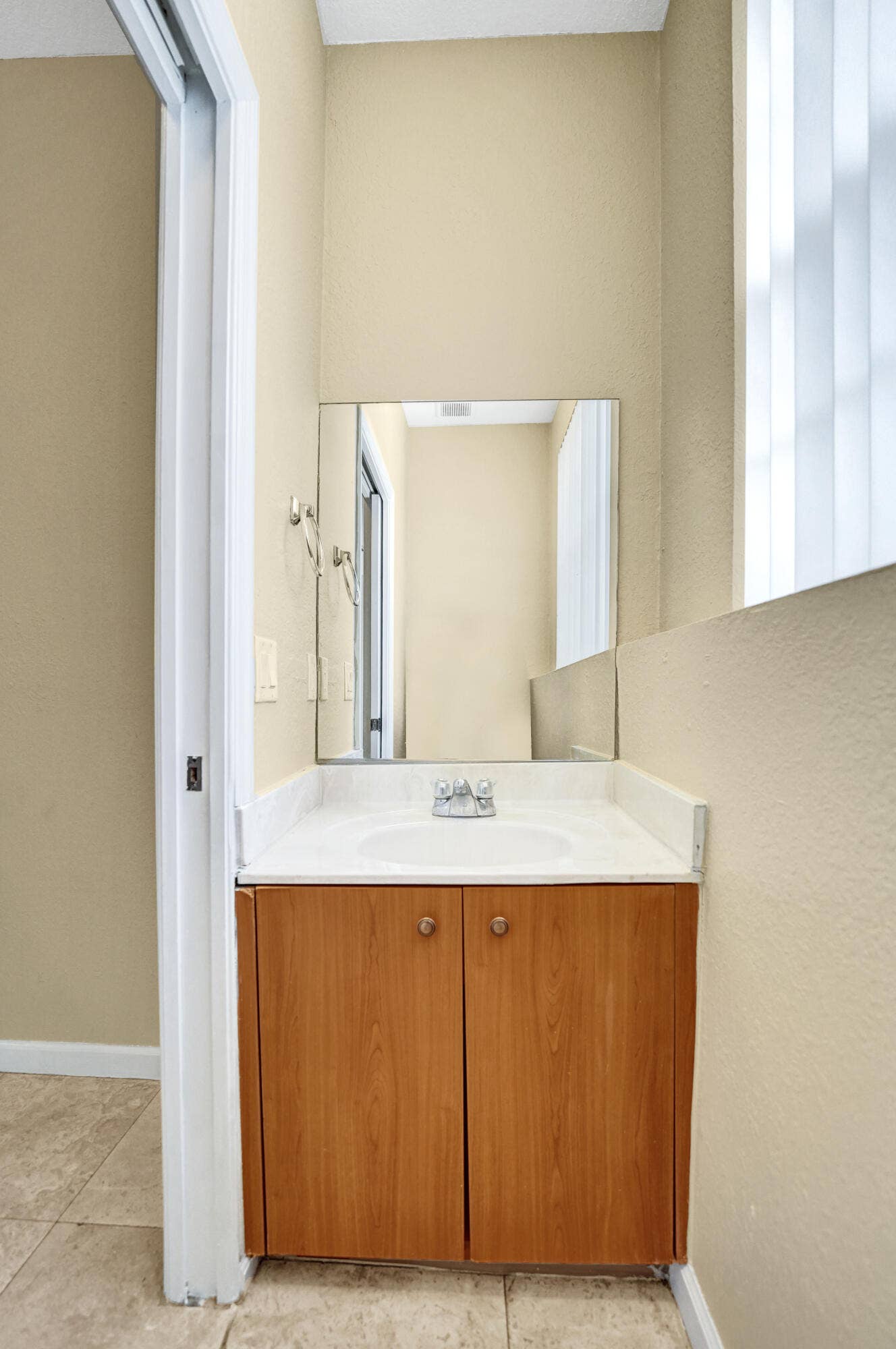 2725 NE 8th Avenue, #104, Wilton Manors, FL 33334 DSC01513