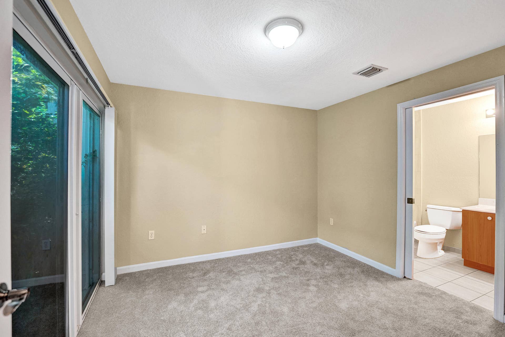 2725 NE 8th Avenue, #104, Wilton Manors, FL 33334 DSC01408