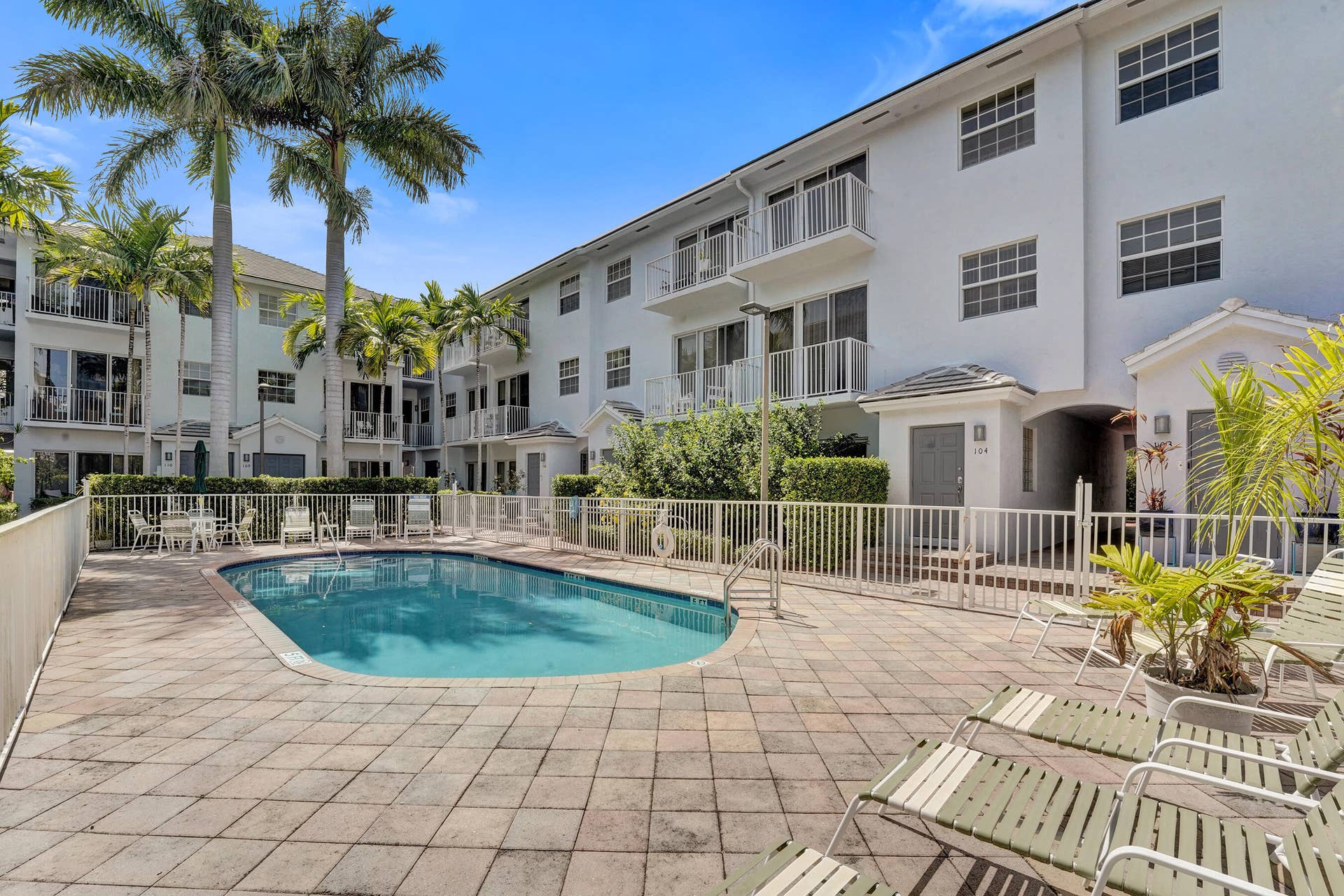 2725 NE 8th Avenue, #104, Wilton Manors, FL 33334 DSC01660