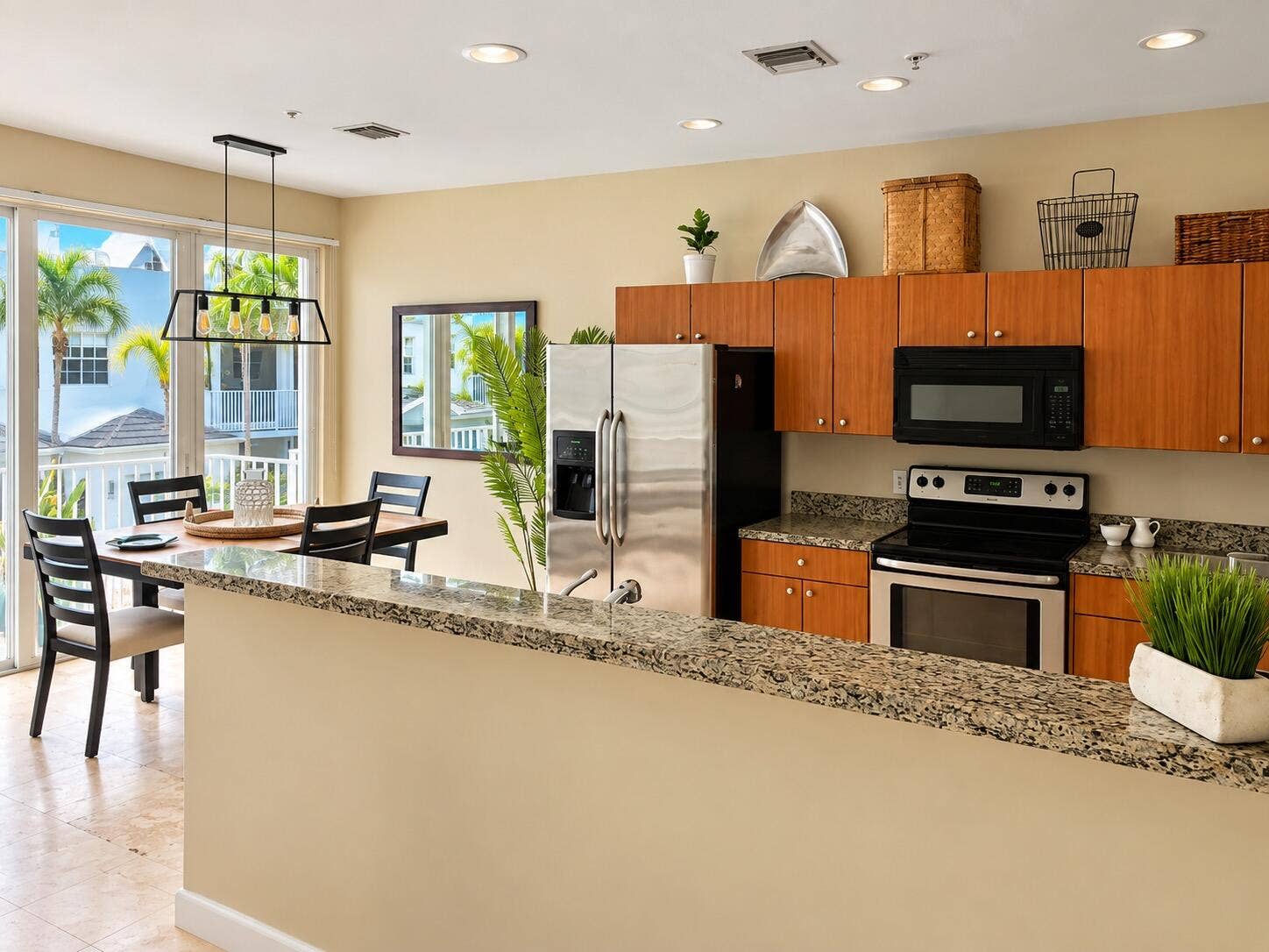 2725 NE 8th Avenue, #104, Wilton Manors, FL 33334 104 Kitchen