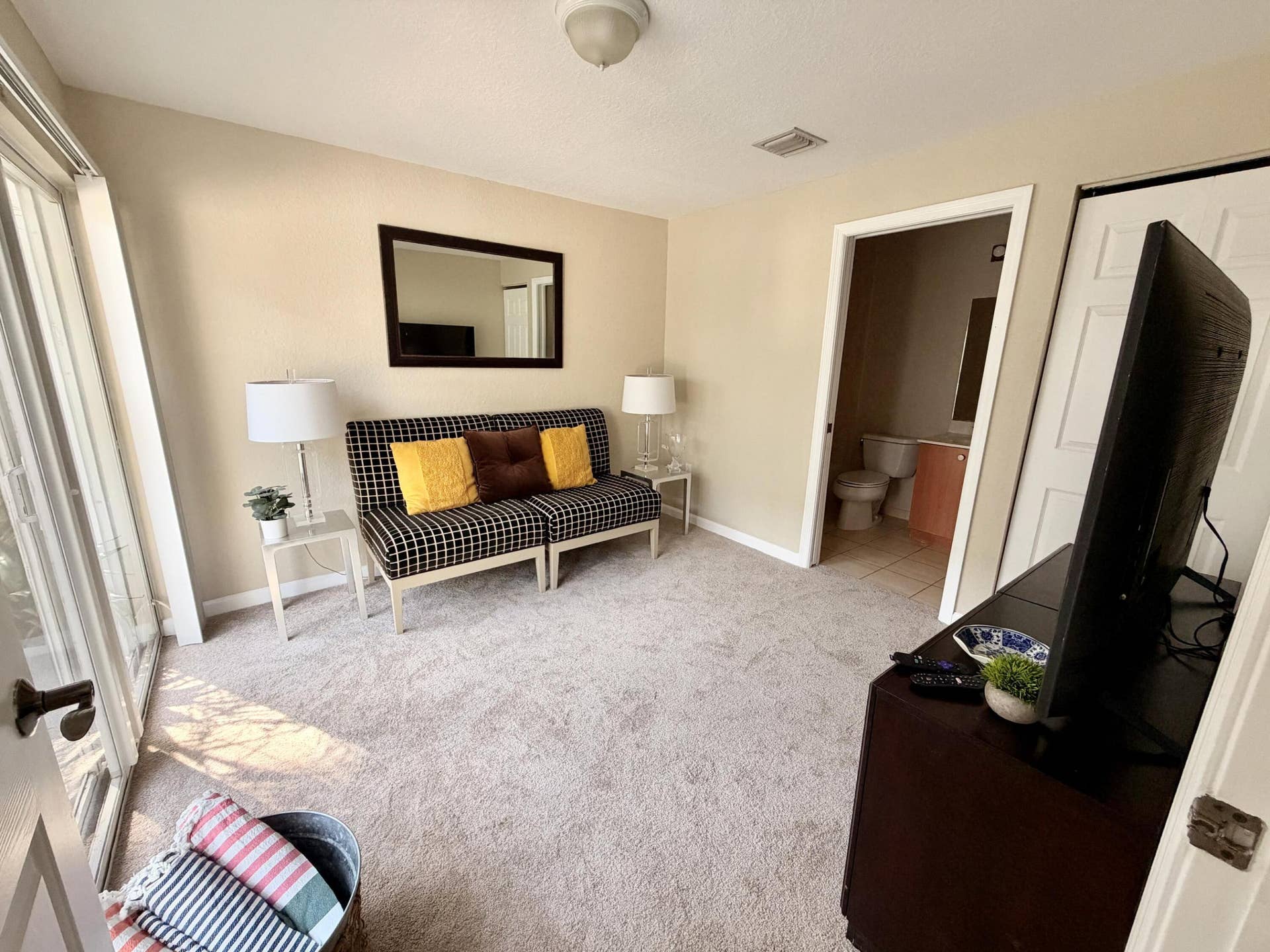 2725 NE 8th Avenue, #104, Wilton Manors, FL 33334 IMG_0017