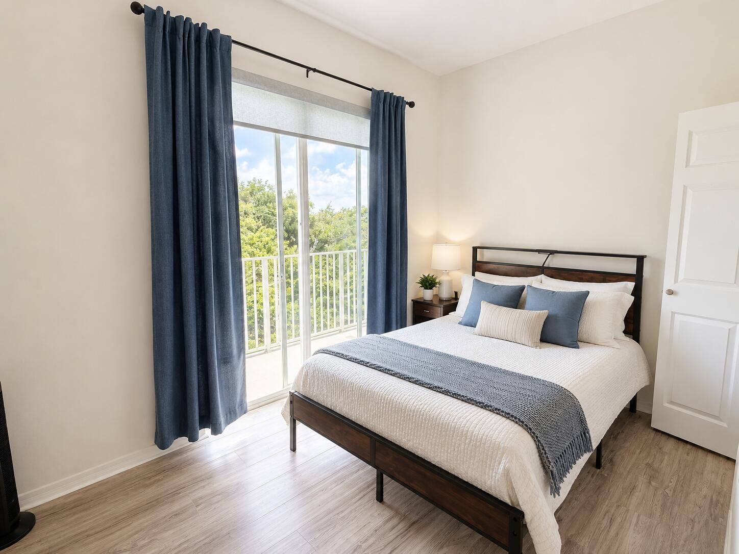 Guest bedroom