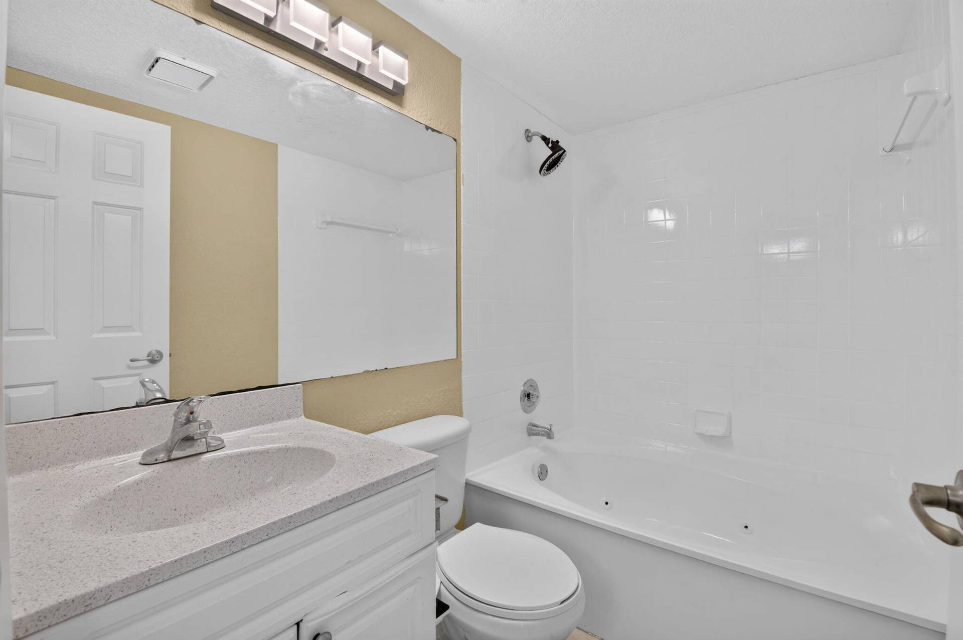 8230 Severn Drive, #A, Boca Raton, FL 33433 Primary Bathroom