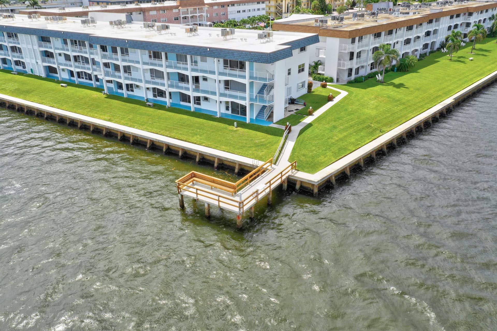 100 Shore Court, #307, North Palm Beach, FL 33408 fishing dock