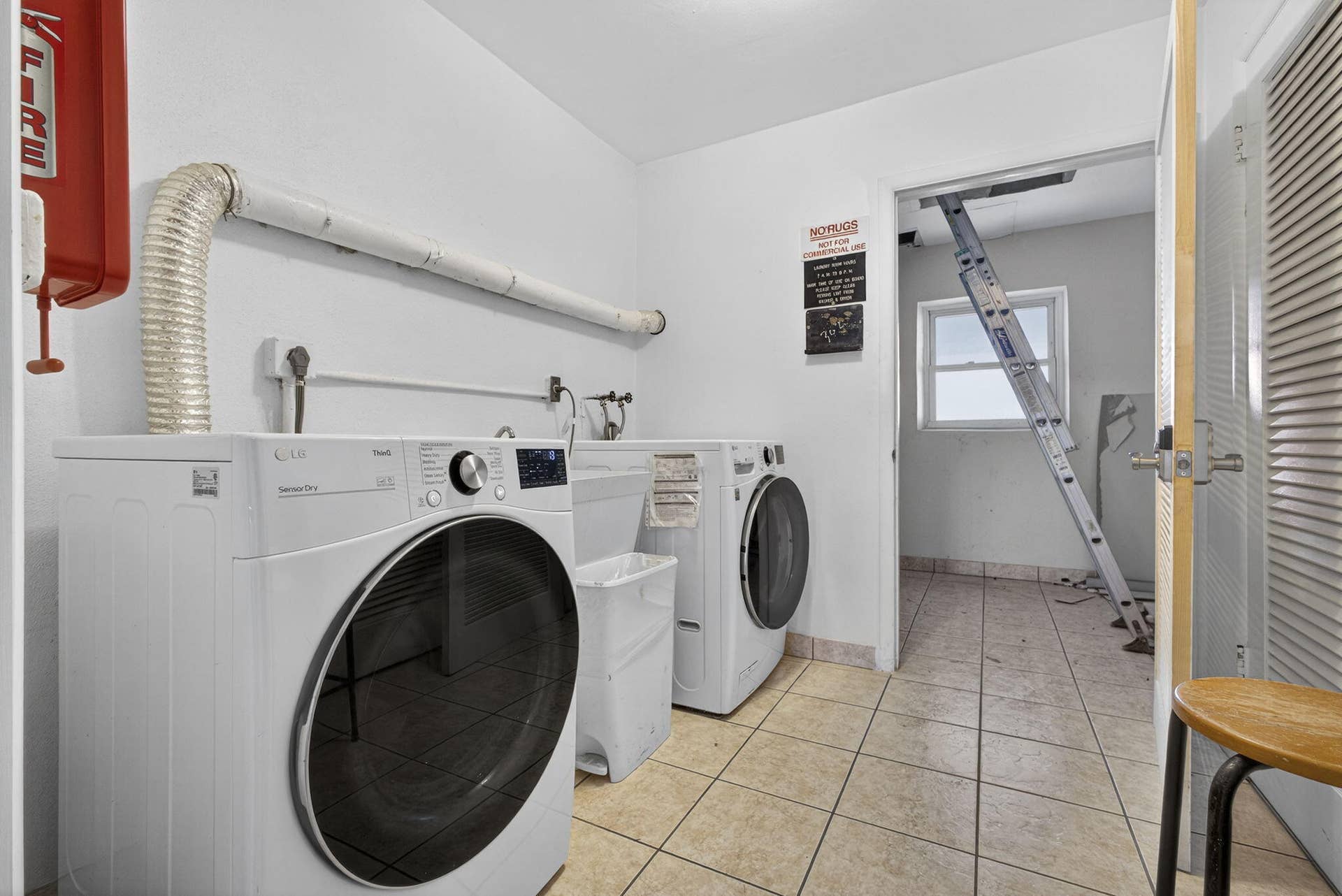 100 Shore Court, #307, North Palm Beach, FL 33408 free laundry