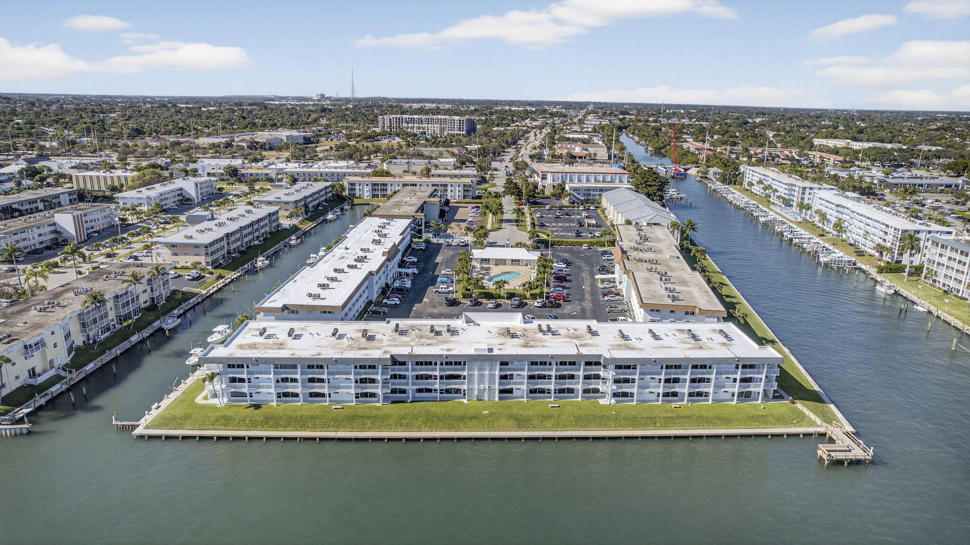 100 Shore Court, #307, North Palm Beach, FL 33408 aerial