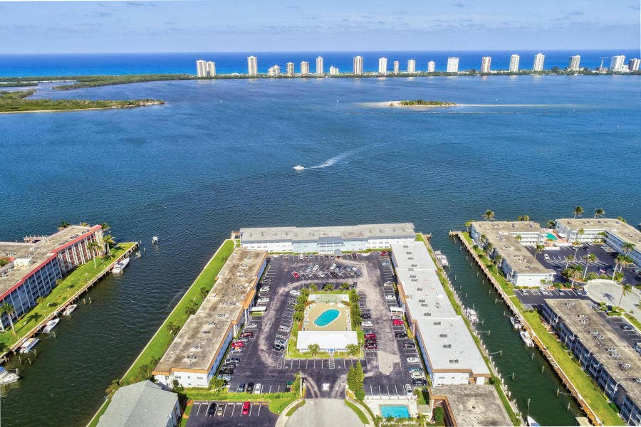 100 Shore Court, #307, North Palm Beach, FL 33408 Direct intracoastal views