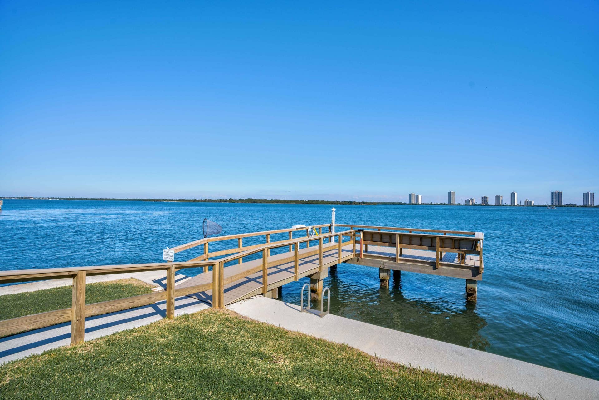 100 Shore Court, #307, North Palm Beach, FL 33408 common fishing dock