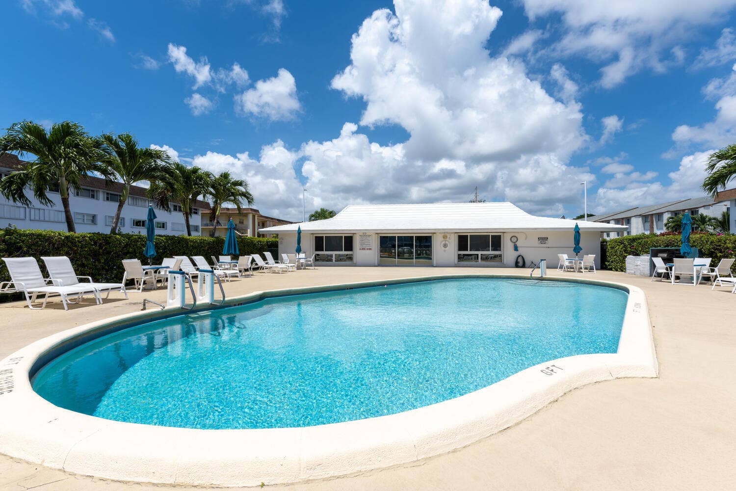 100 Shore Court, #307, North Palm Beach, FL 33408 pool