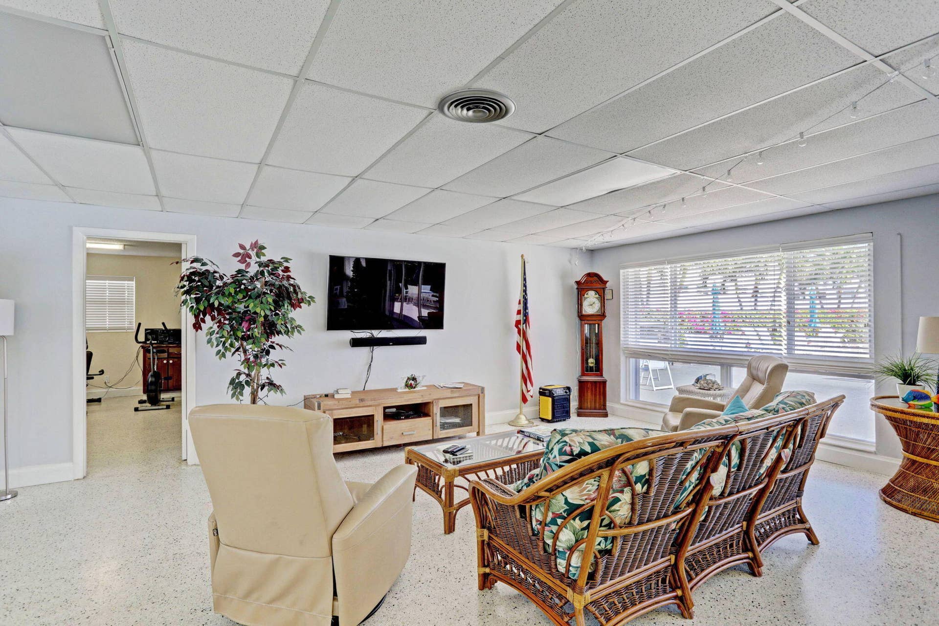 100 Shore Court, #307, North Palm Beach, FL 33408 clubhouse