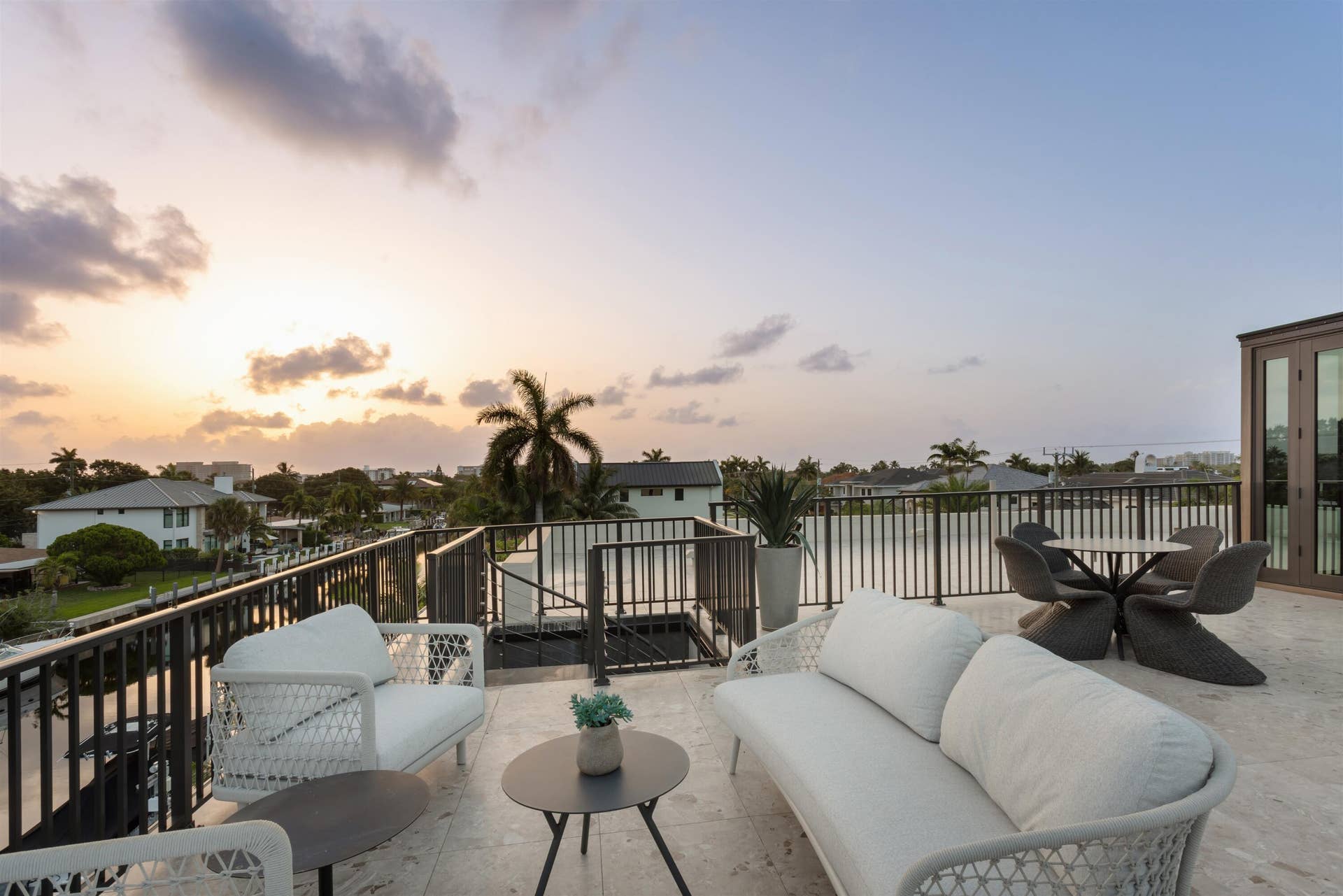 ROOFTOP_VIEW_RIGHT