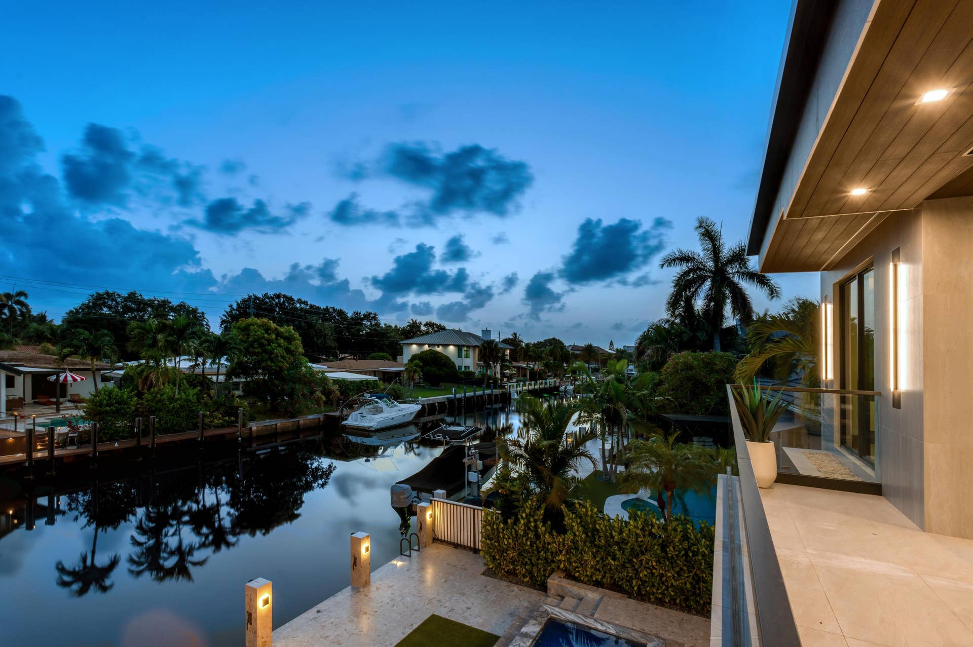 BALCONY_VIEW_RIGHT