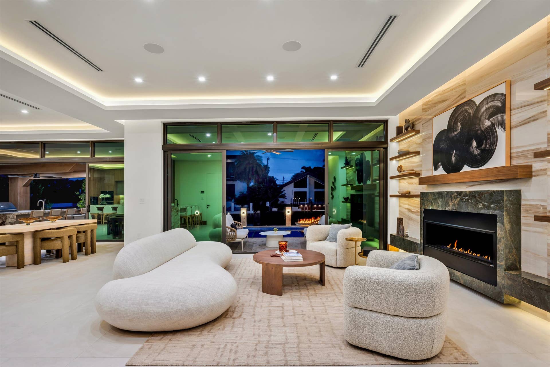 LIVING_ROOM_STRAIGHT
