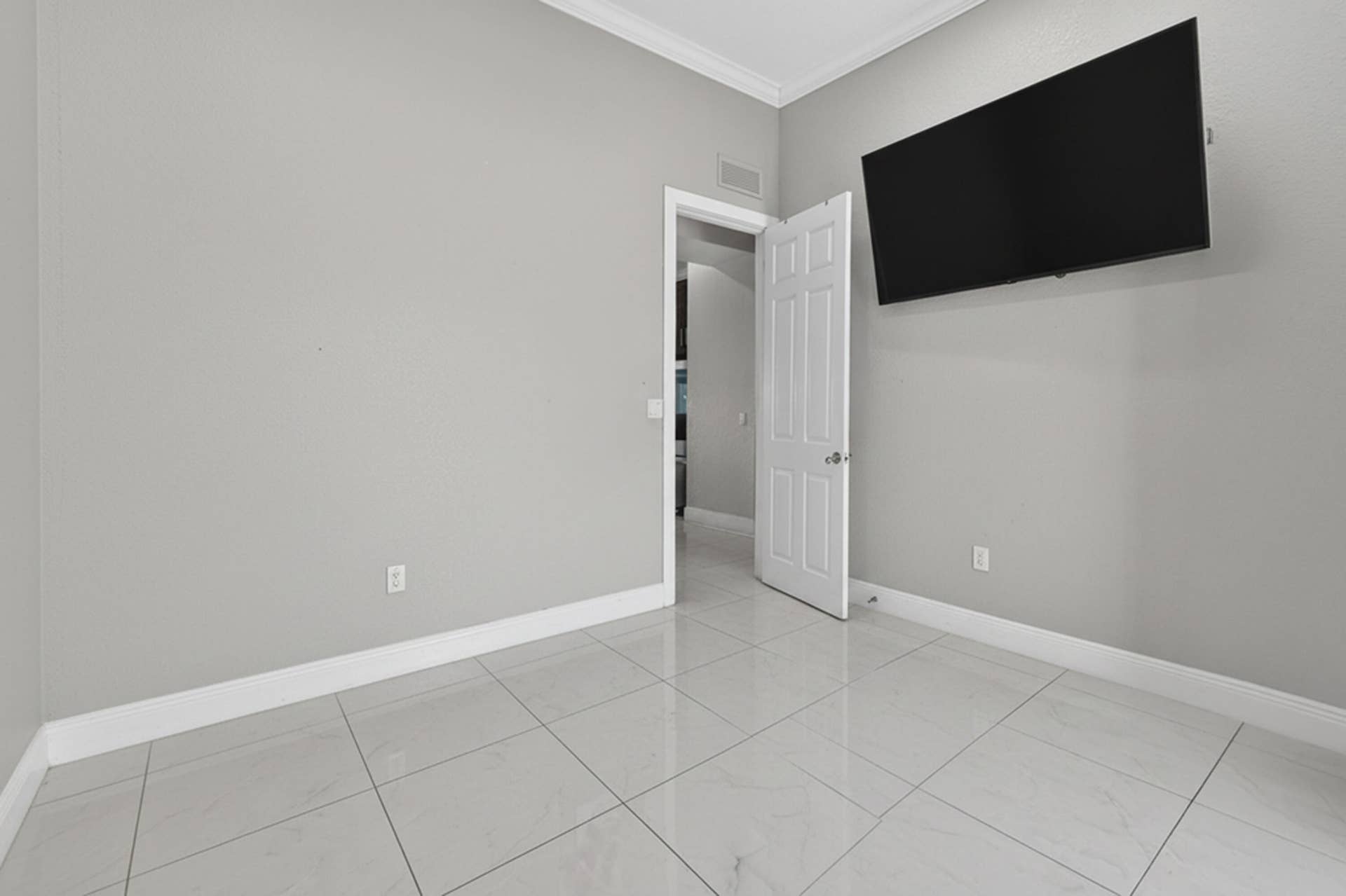 700 Cresta Circle, West Palm Beach, FL 33413 700CrestaCir(29)EDIT