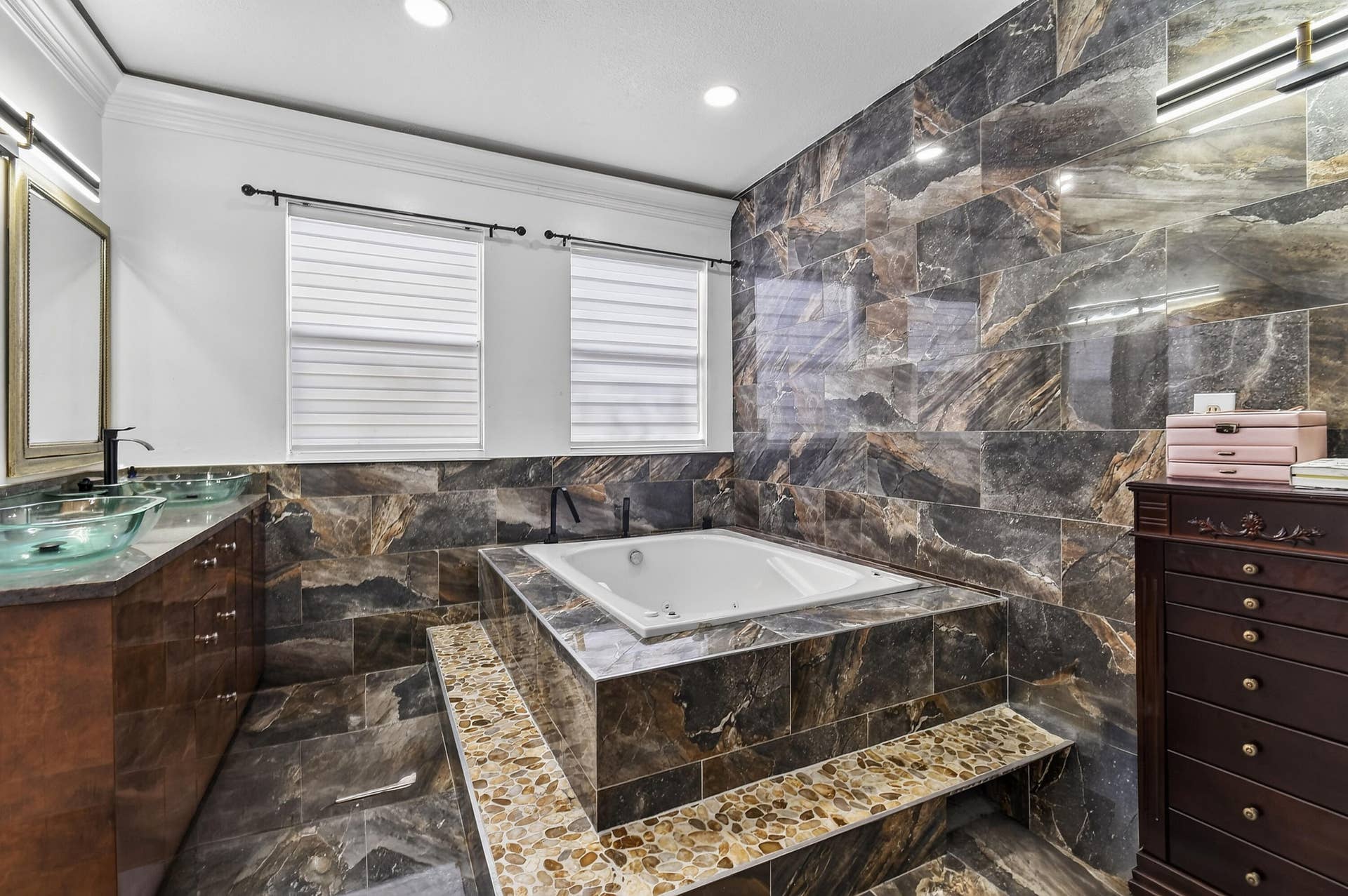 700 Cresta Circle, West Palm Beach, FL 33413 700CrestaCir(42)