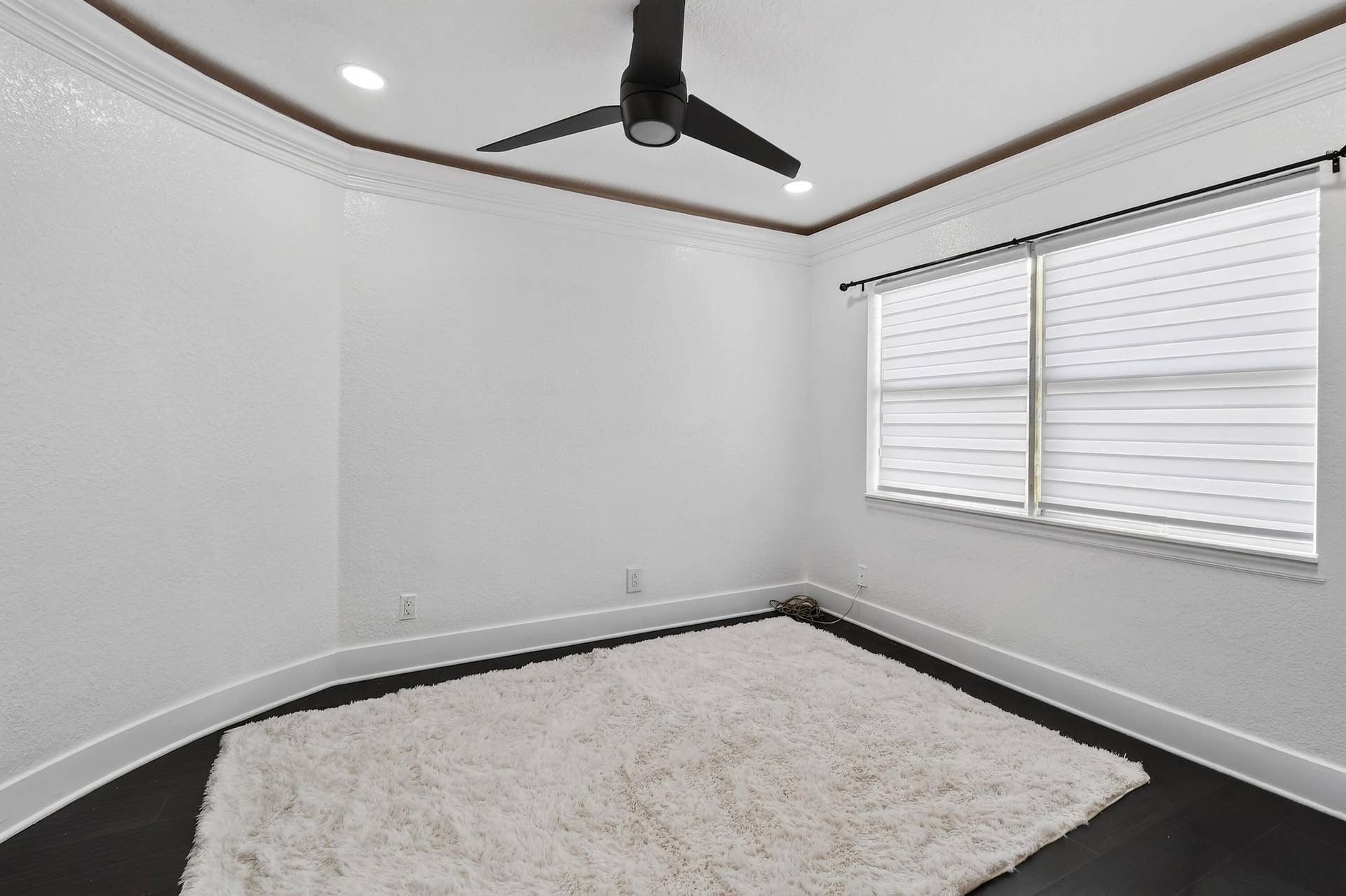700 Cresta Circle, West Palm Beach, FL 33413 Spacious Office/Den area within primary bedroom