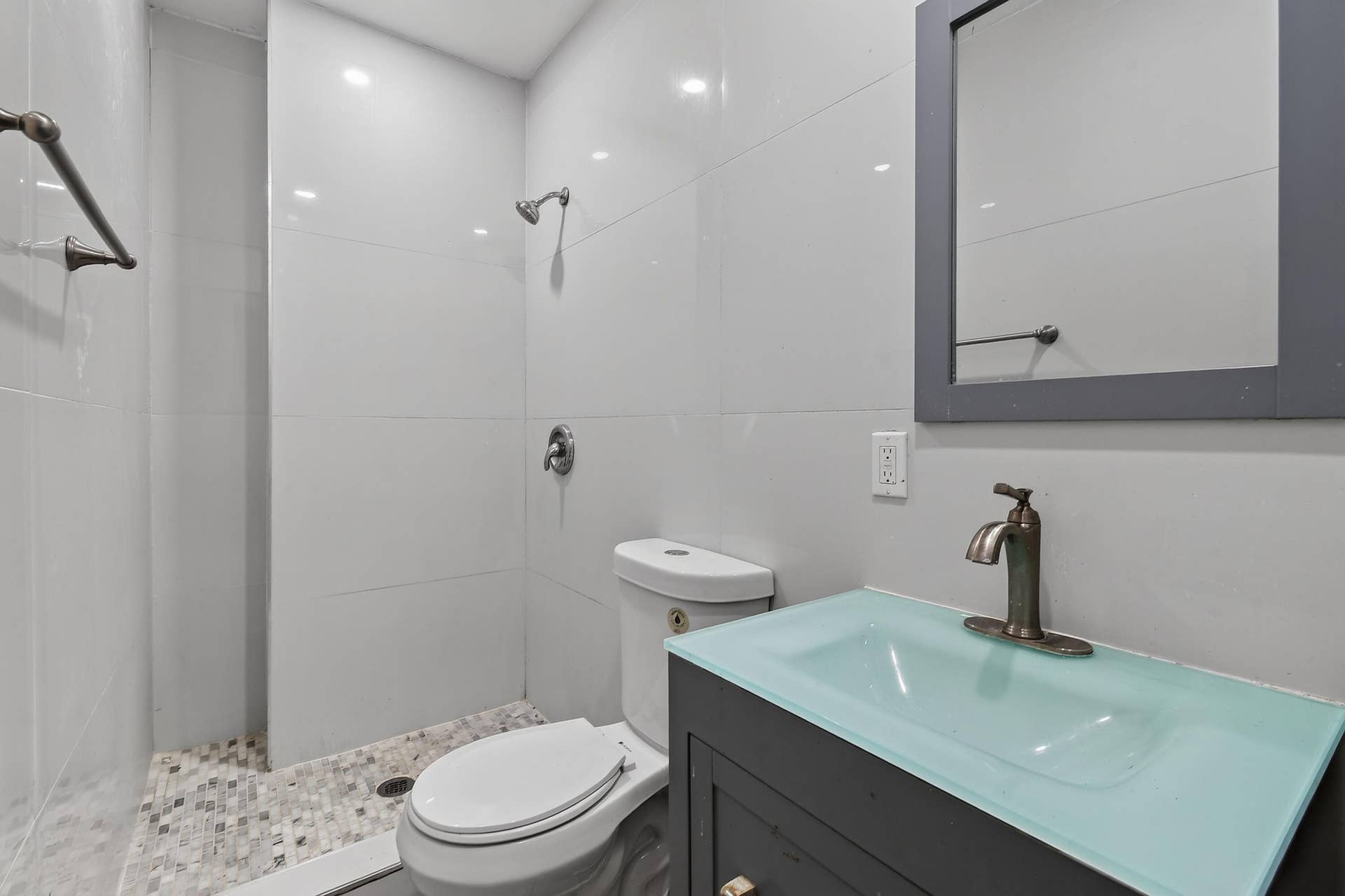 700 Cresta Circle, West Palm Beach, FL 33413 700CrestaCir(32)