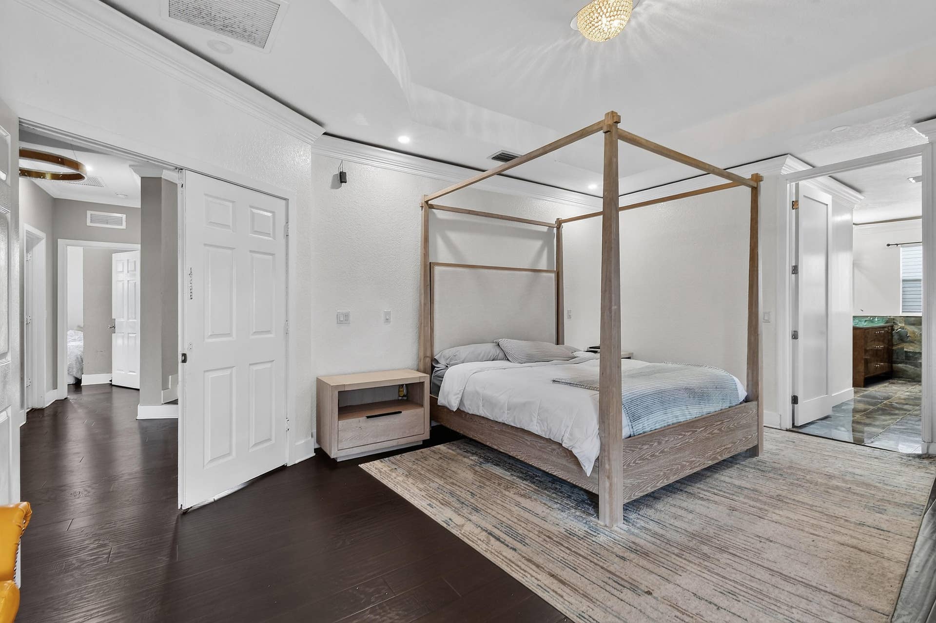 700 Cresta Circle, West Palm Beach, FL 33413 Primary bedroom