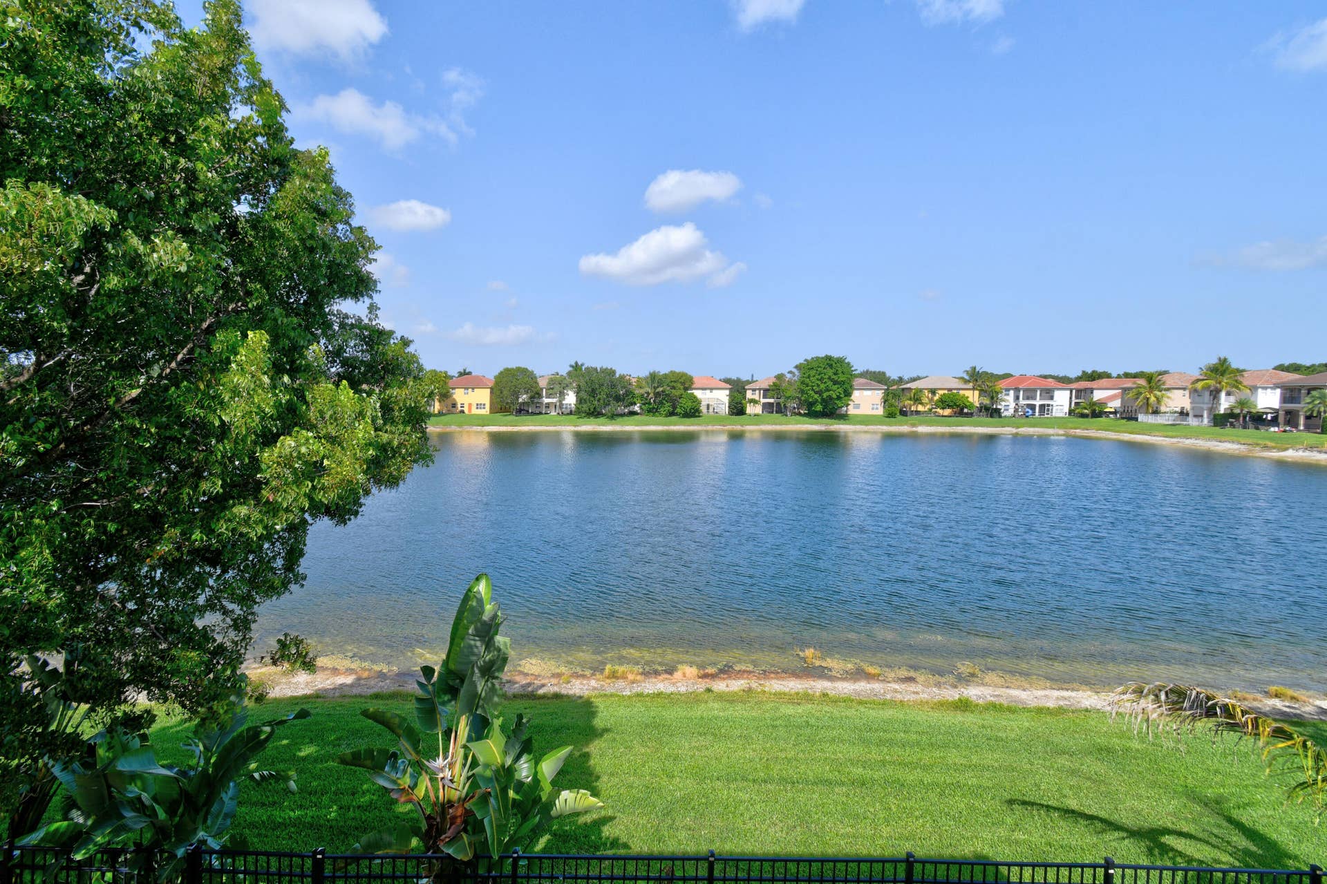 700 Cresta Circle, West Palm Beach, FL 33413 700CrestaCir(54)