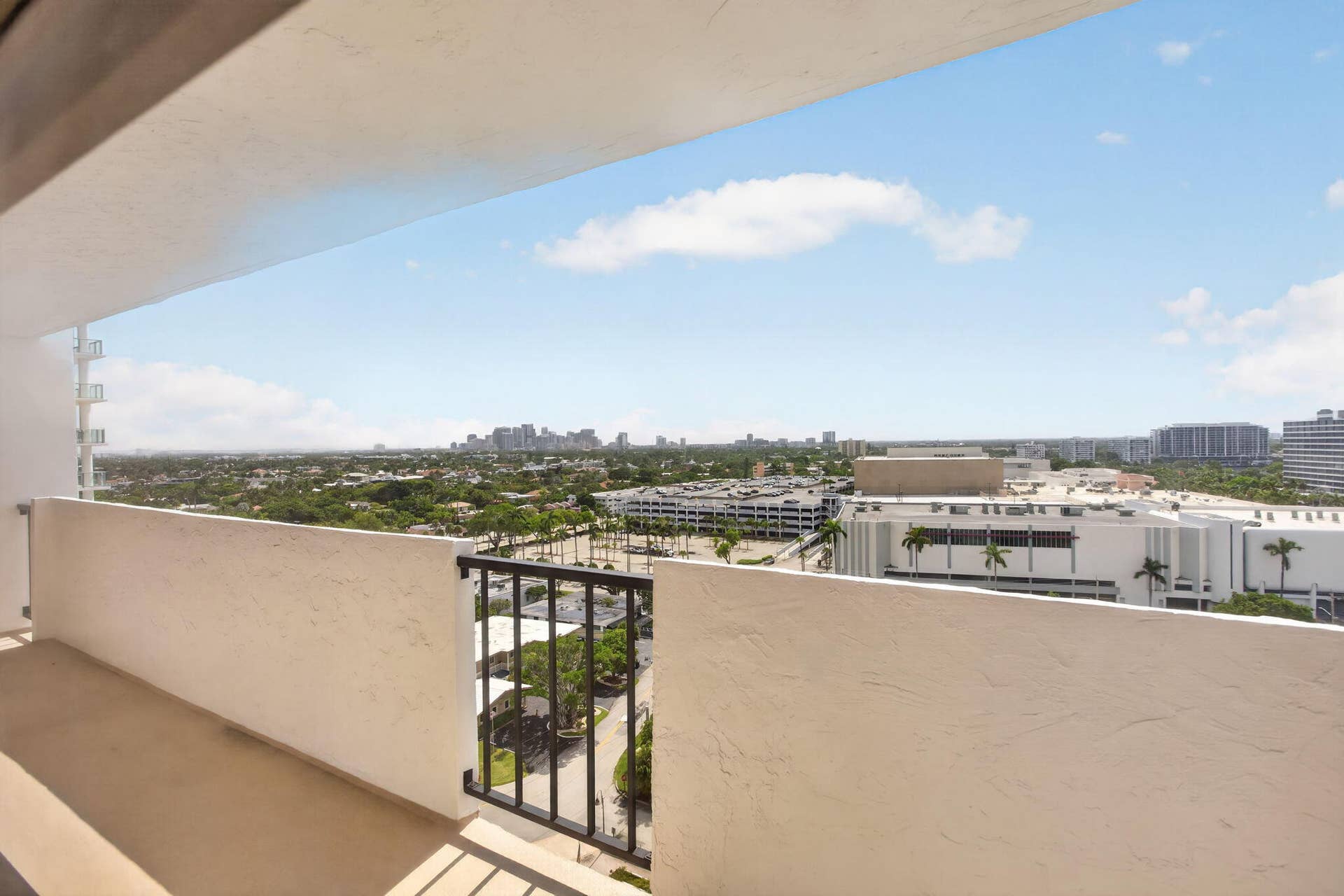 936 Intracoastal Drive, #16e, Fort Lauderdale, FL 33304 42-web-or-mls-936-8061