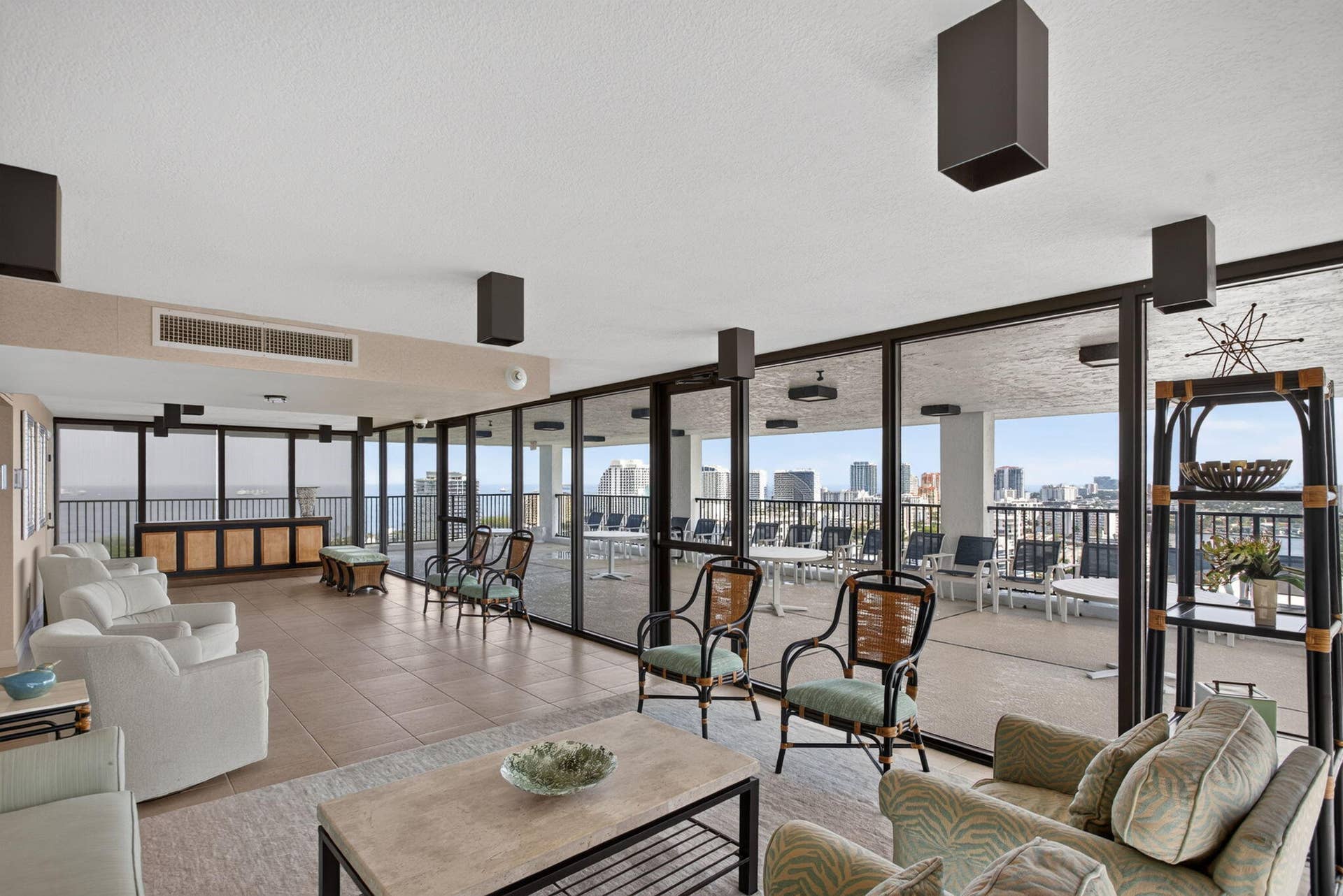 936 Intracoastal Drive, #16e, Fort Lauderdale, FL 33304 52-web-or-mls-936-8116