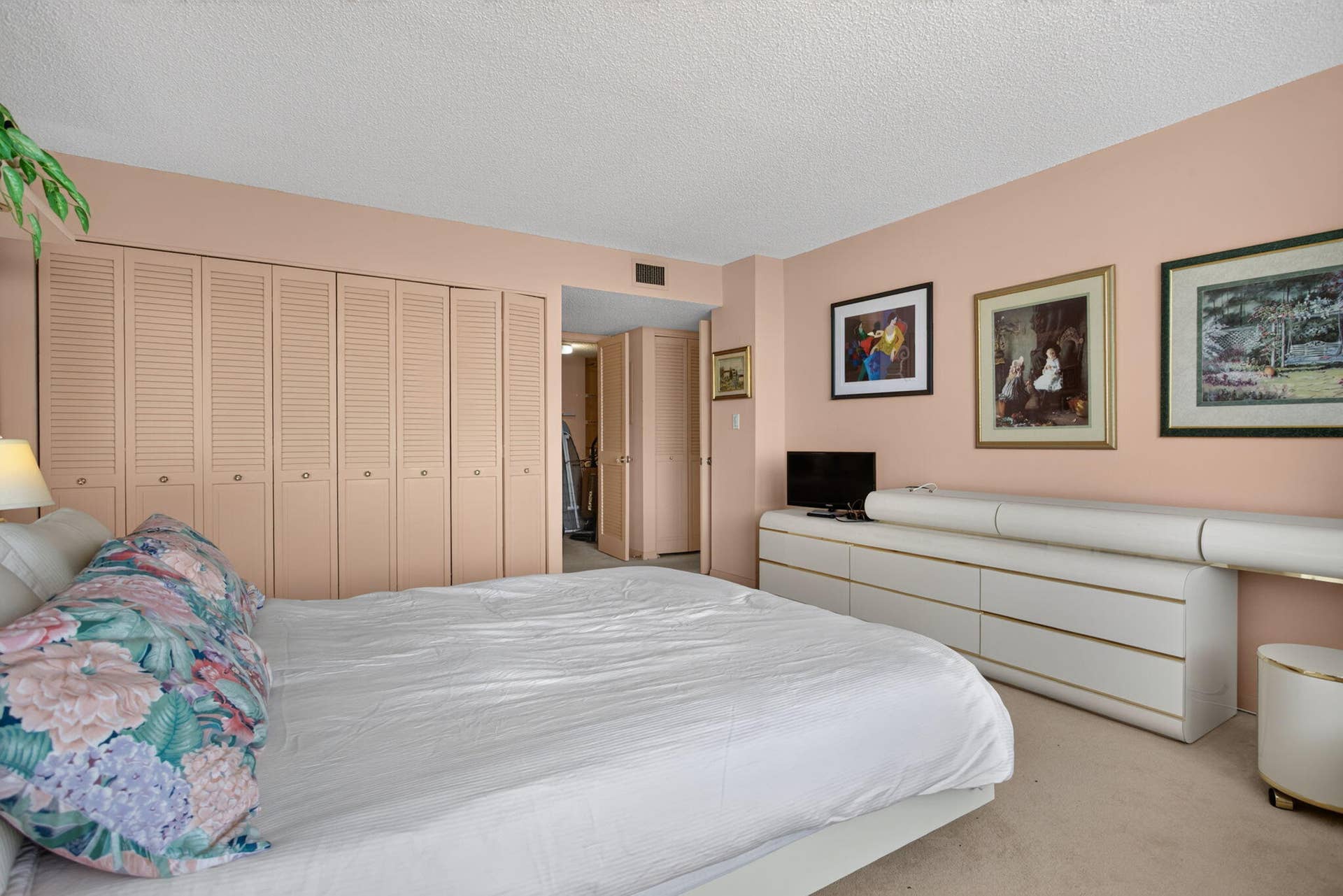 936 Intracoastal Drive, #16e, Fort Lauderdale, FL 33304 38-web-or-mls-936-8045