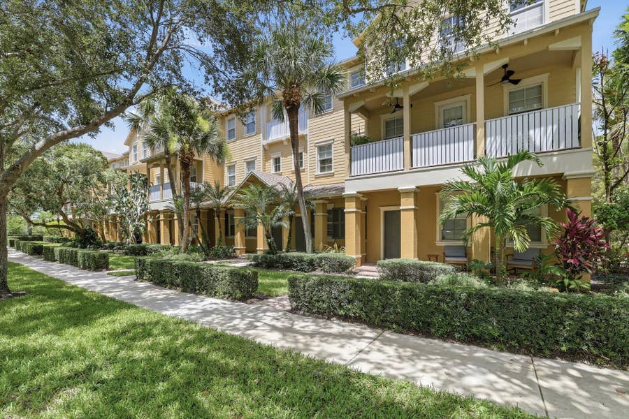 Property photo for 127 E Thatch Palm Circle, Jupiter, FL