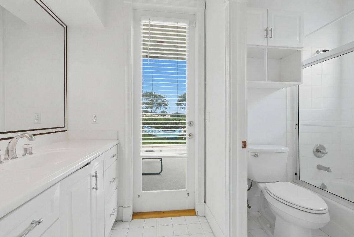 1716 NW 124th Way, Coral Springs, FL 33071 019_DSC04577_reedit_d9a00868_MLS