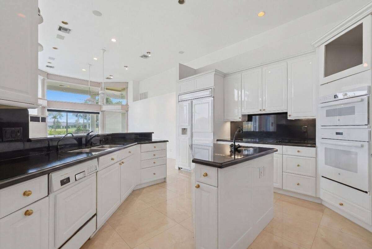 1716 NW 124th Way, Coral Springs, FL 33071 059_DSC04748_reedit_8ae0c77b_MLS