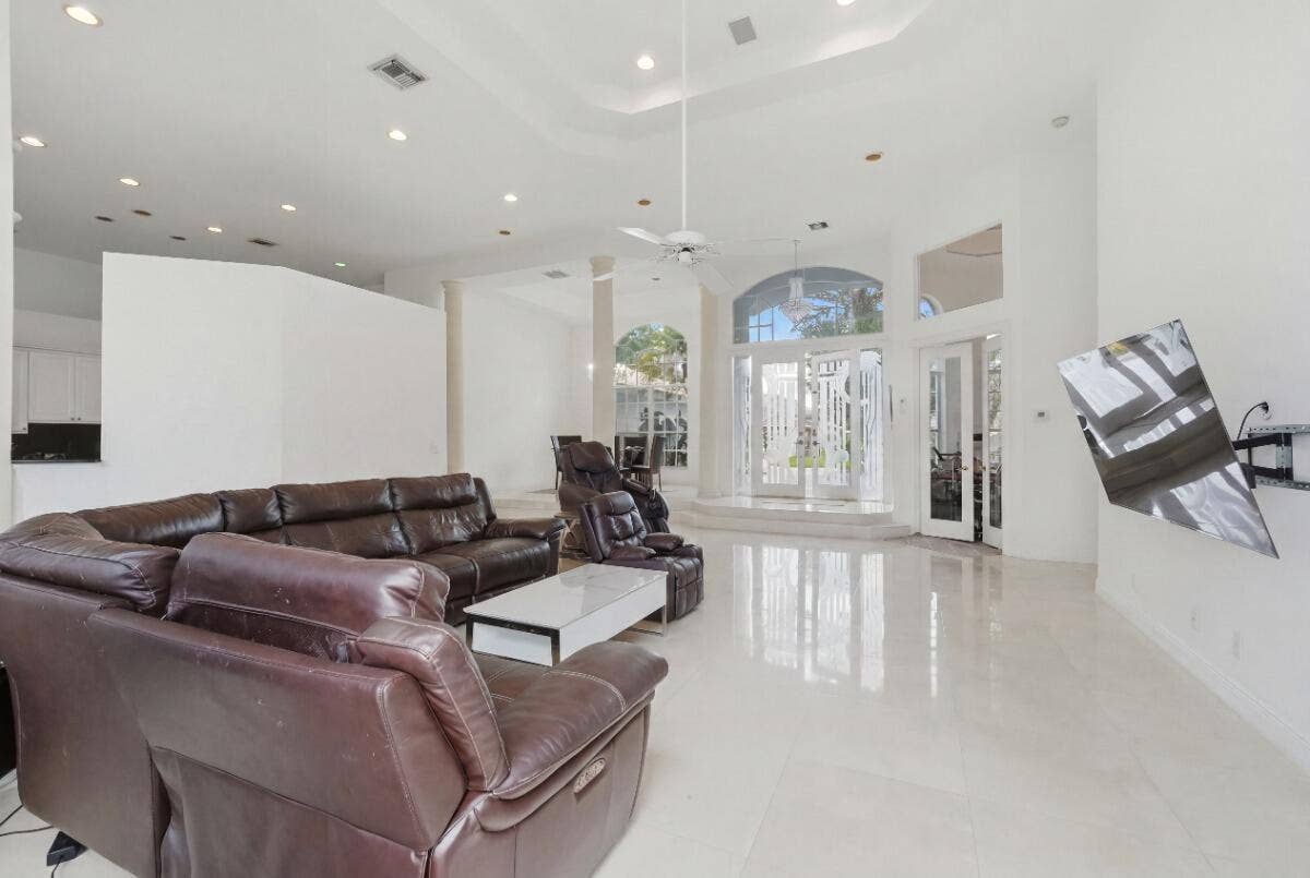 1716 NW 124th Way, Coral Springs, FL 33071 036_DSC04670_reedit_47f75e4e_MLS