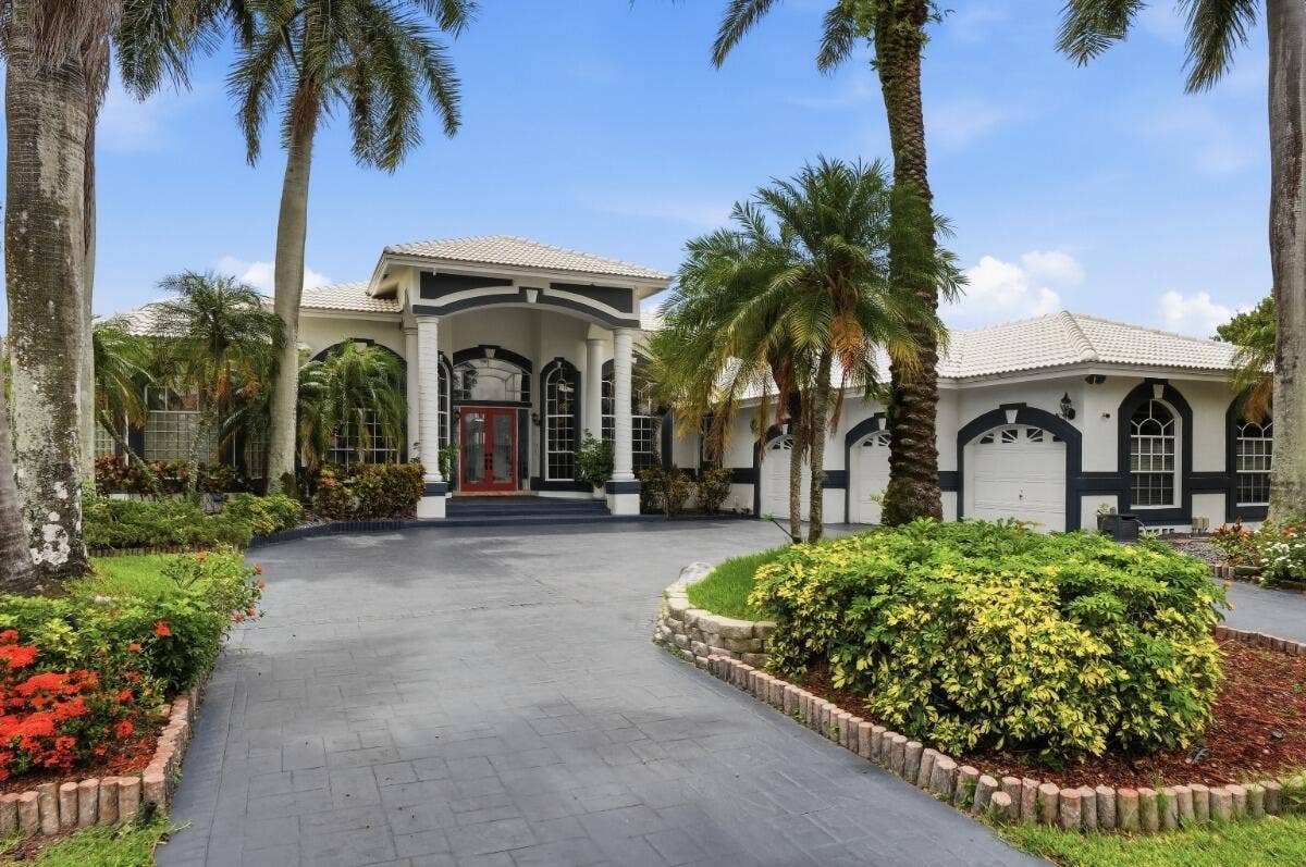 1716 NW 124th Way, Coral Springs, FL 33071 002_DSC04829_MLS