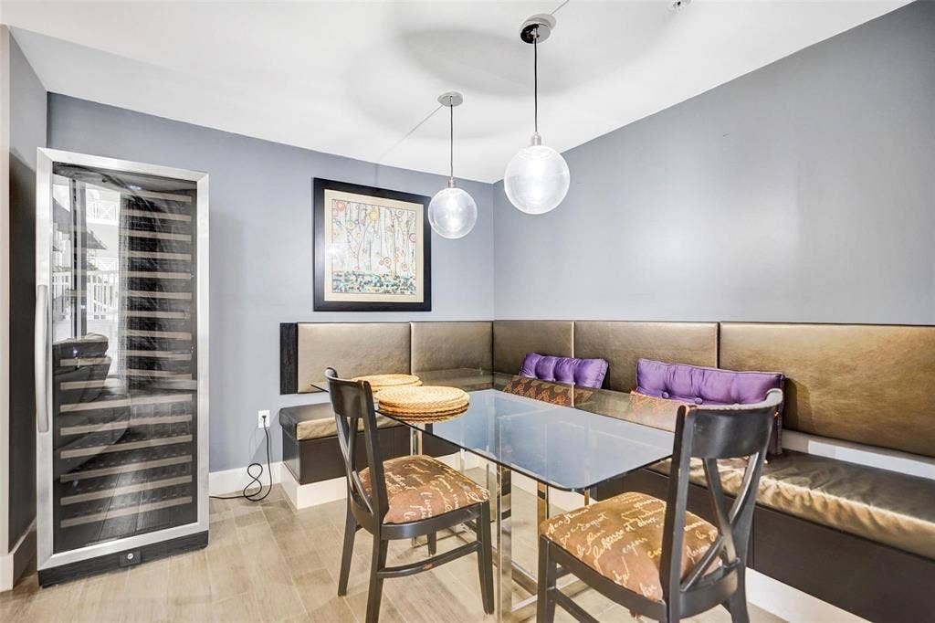 dining nook banquette