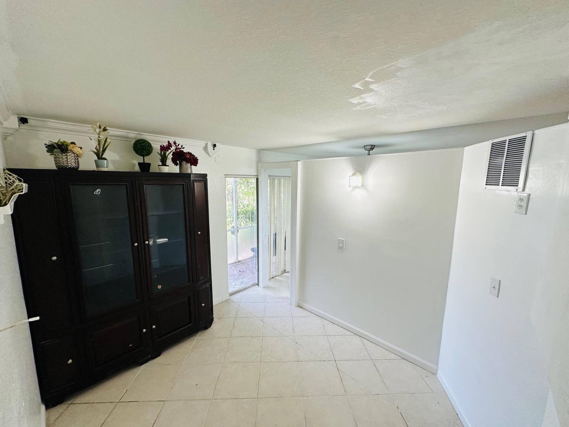 8023 Big Pine Way, Riviera Beach, FL 33407 IMG_9617