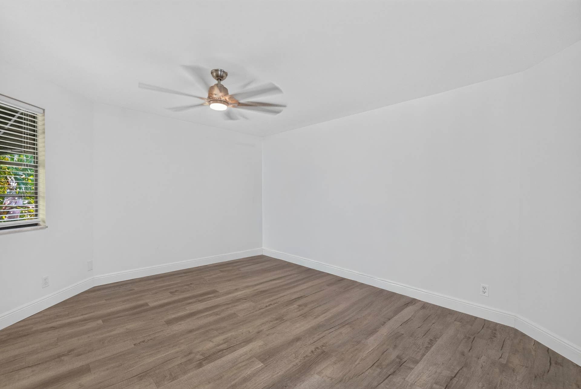 223 NW 36th Avenue, Deerfield Beach, FL 33442 20-8I8A0937