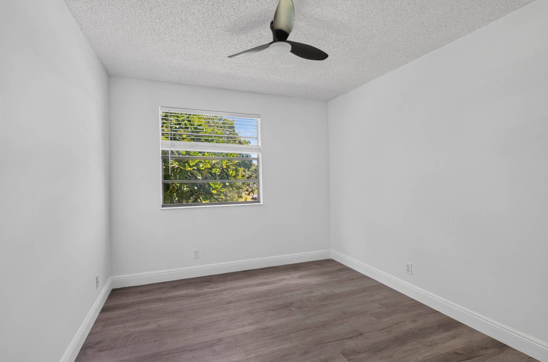 223 NW 36th Avenue, Deerfield Beach, FL 33442 13-8I8A0896