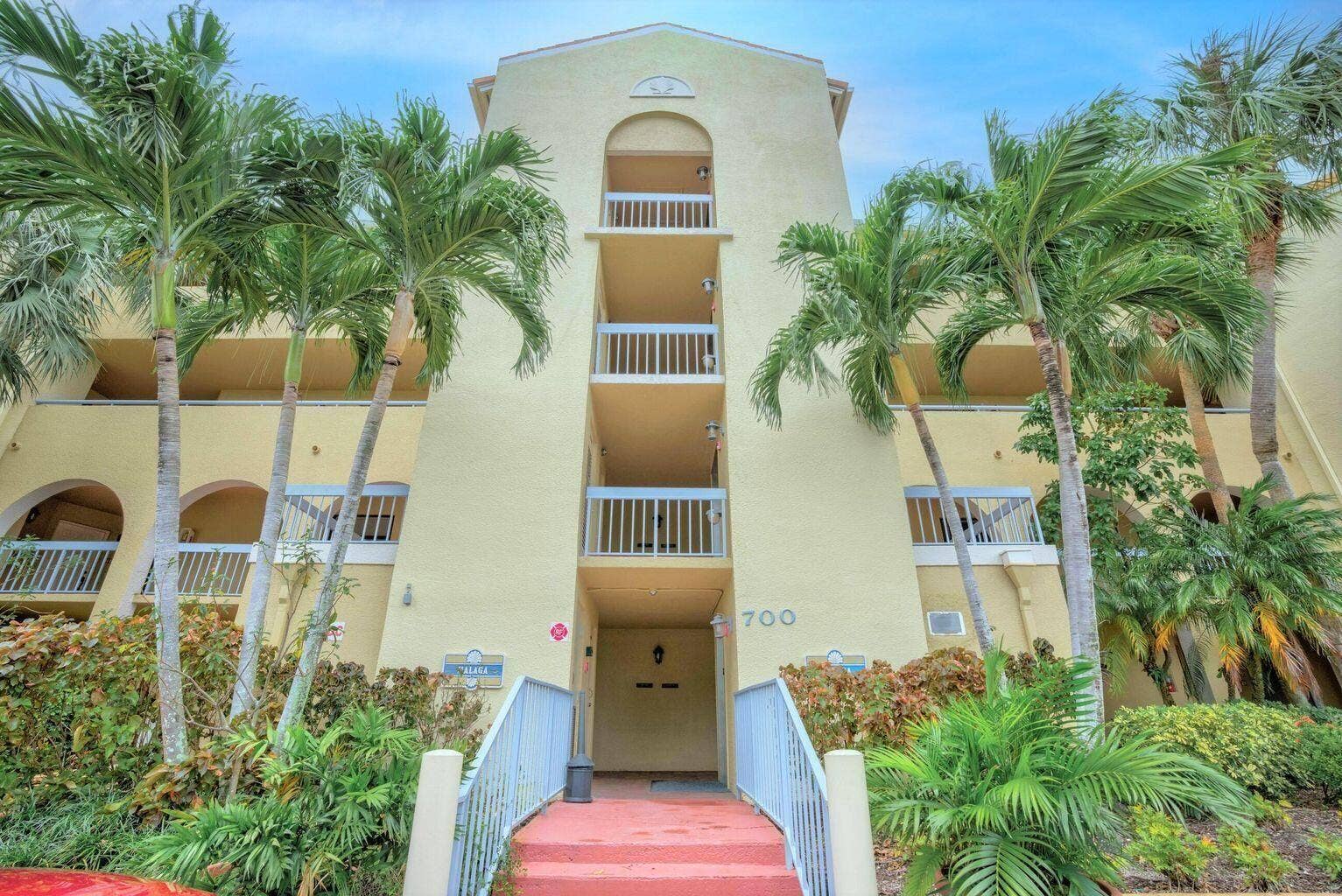 700 Uno Lago Drive, #403, Juno Beach, FL 33408 Building 700